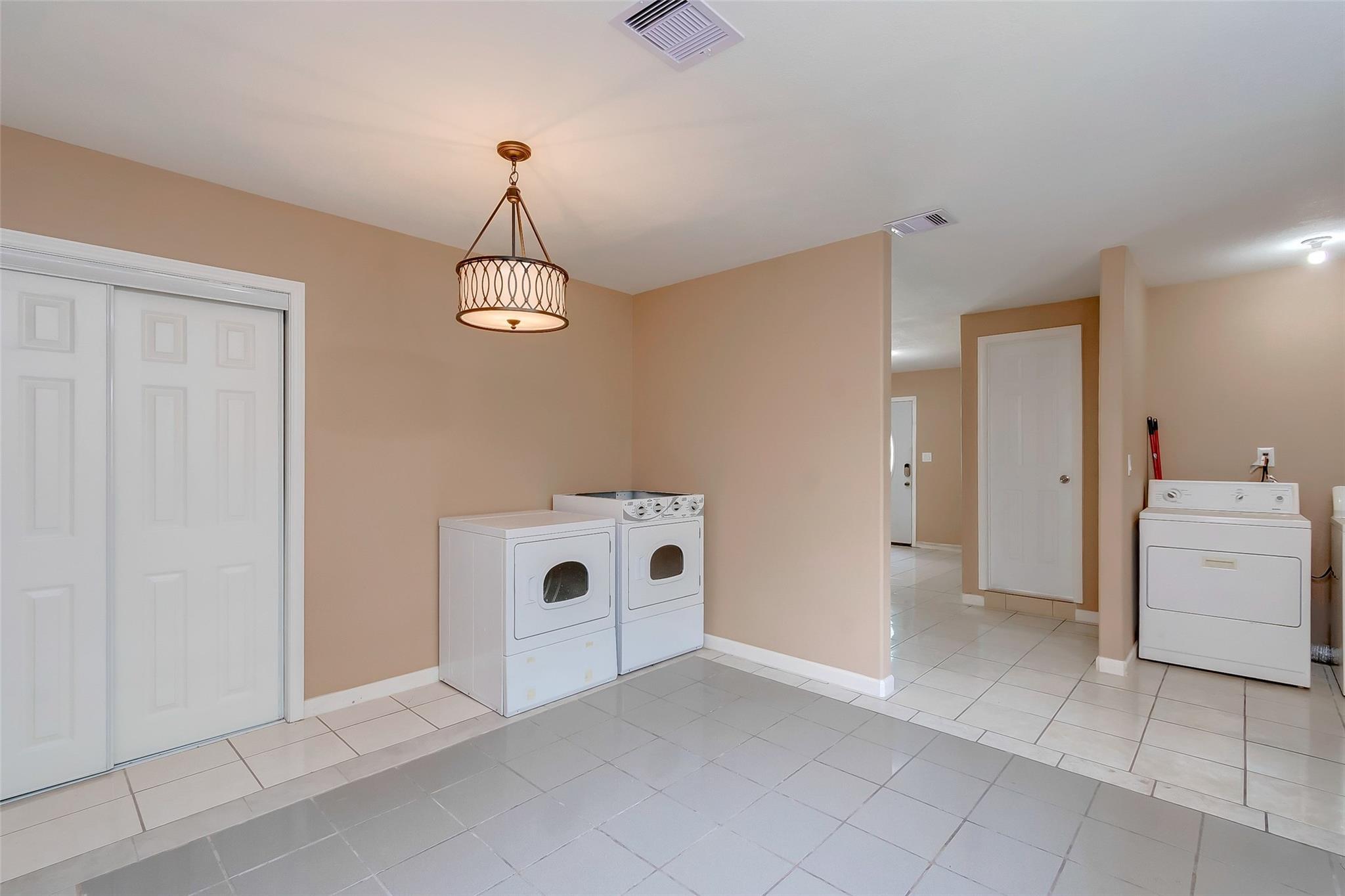 3918 Cedar Hill Lane