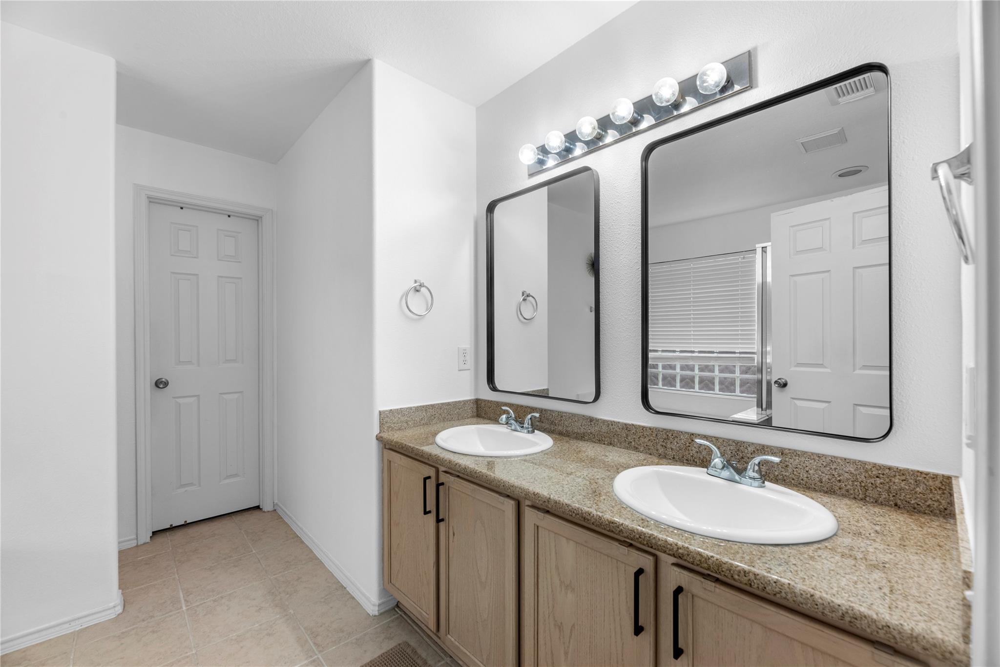 2907 Swift Fox Corner