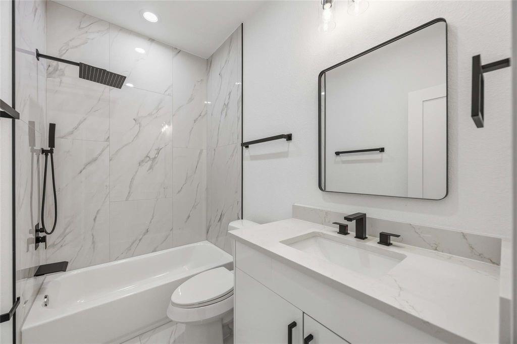 4649 Clover Street Unit: A/B