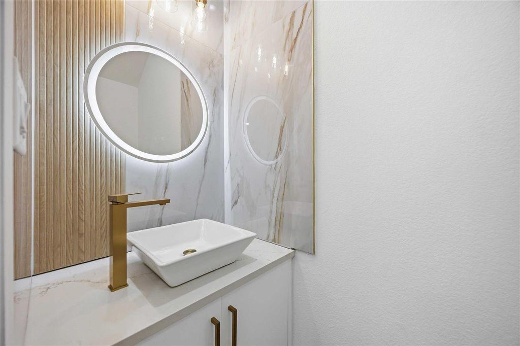 4649 Clover Street Unit: A/B