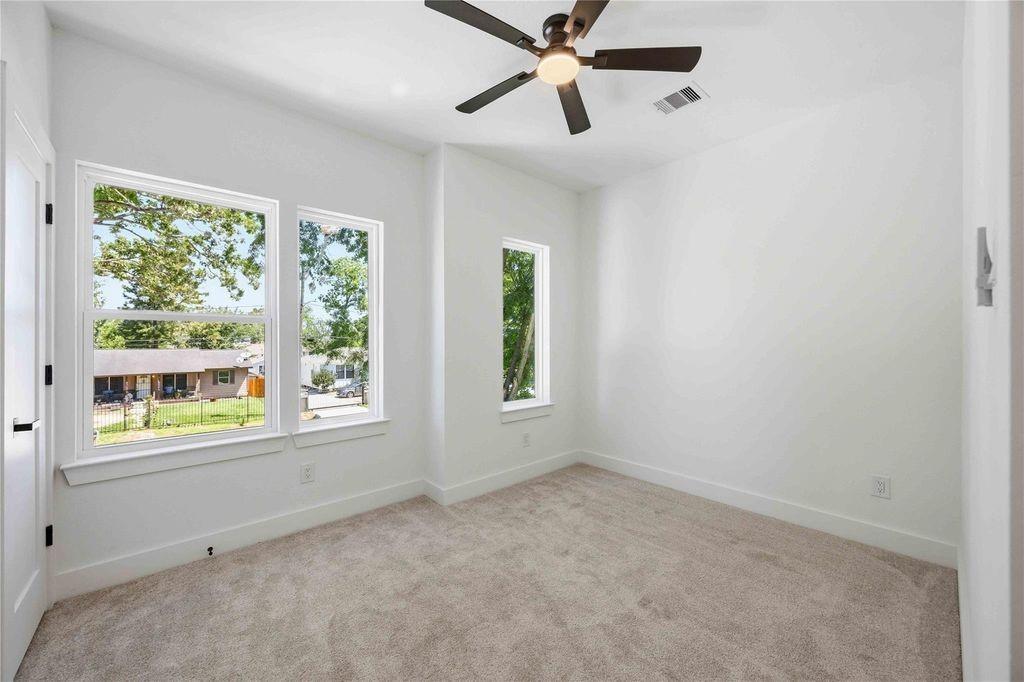 4649 Clover Street Unit: A/B