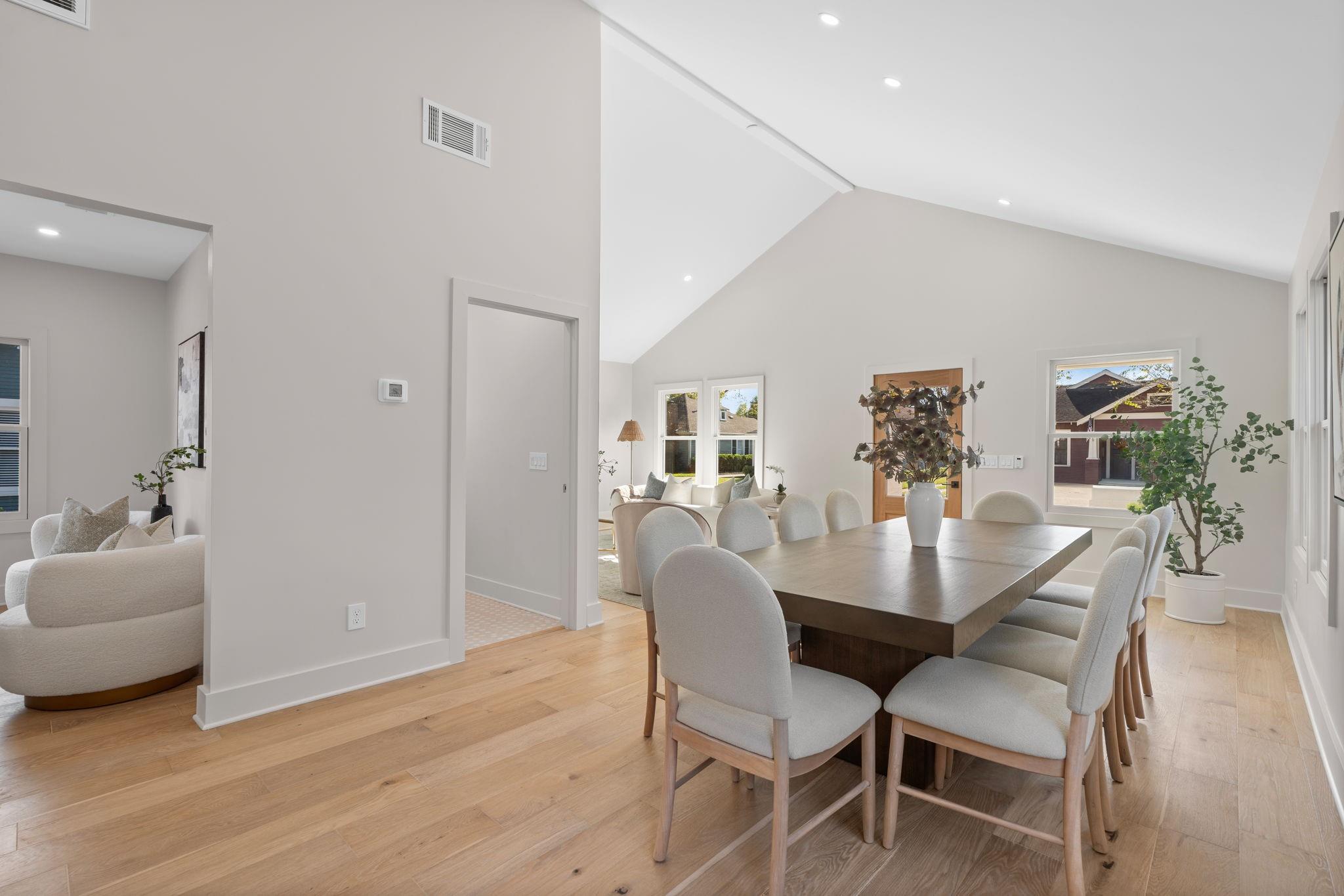 1011 W Cottage Street