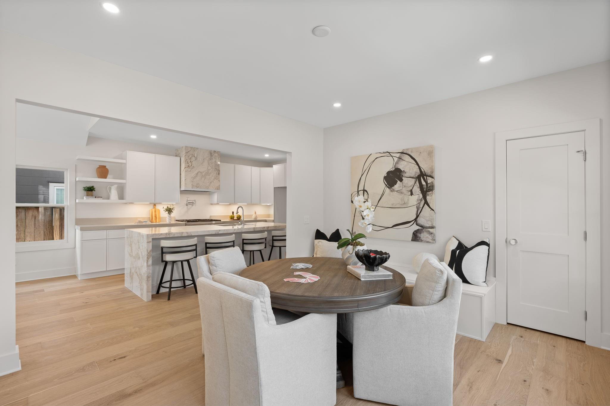 1011 W Cottage Street