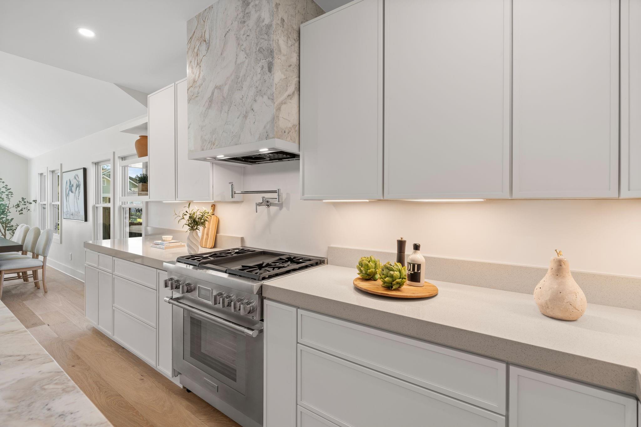 1011 W Cottage Street