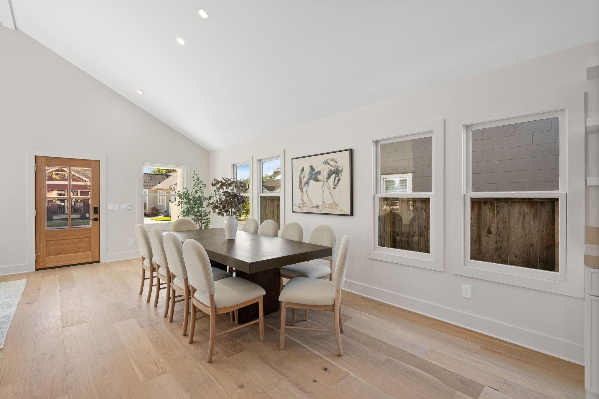 1011 W Cottage Street