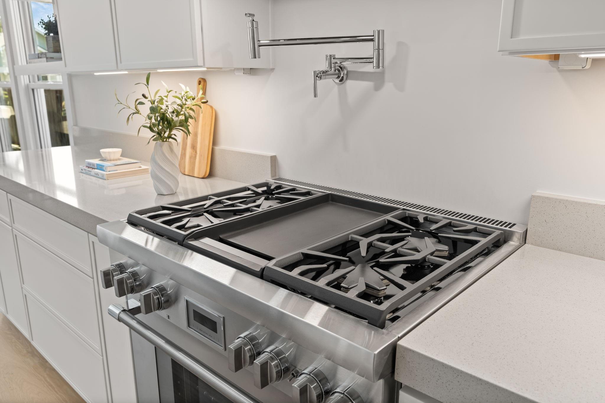 1011 W Cottage Street