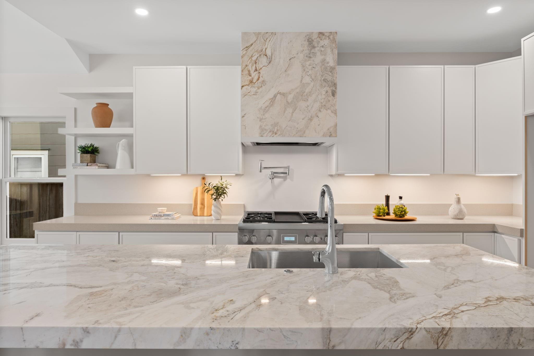 1011 W Cottage Street