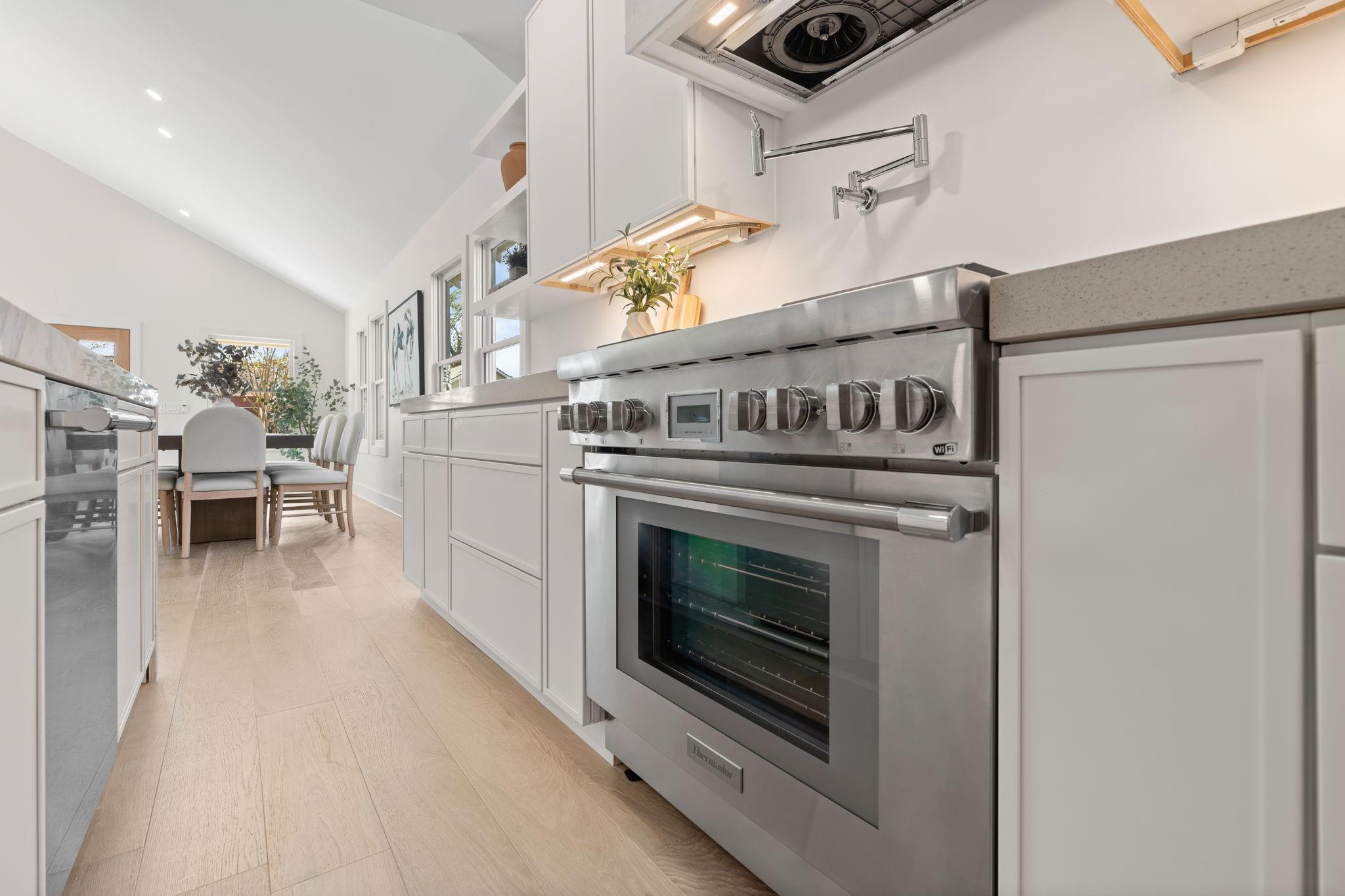 1011 W Cottage Street