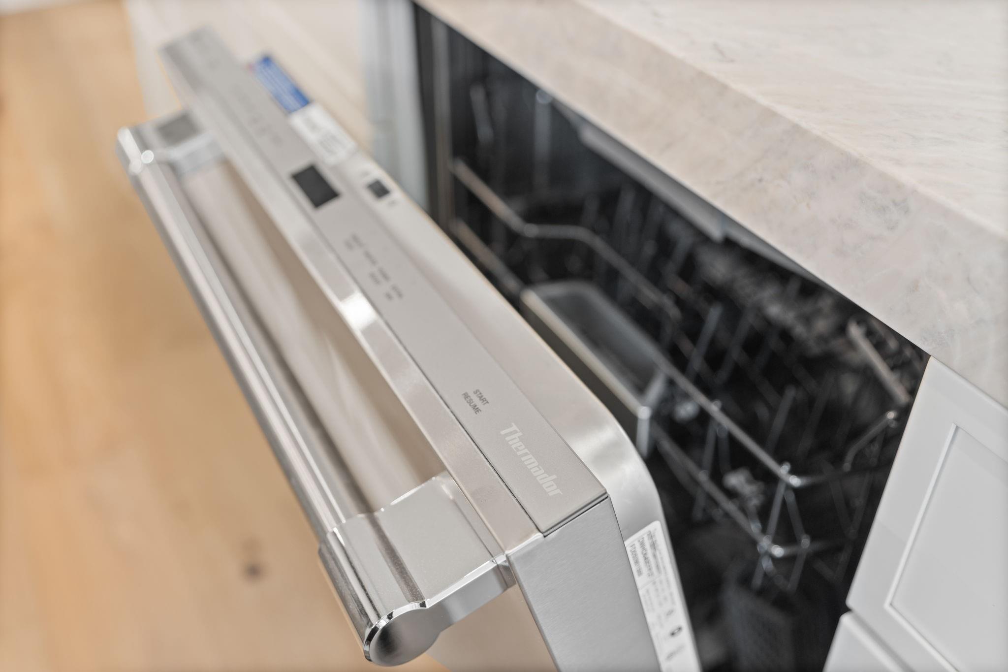 1011 W Cottage Street