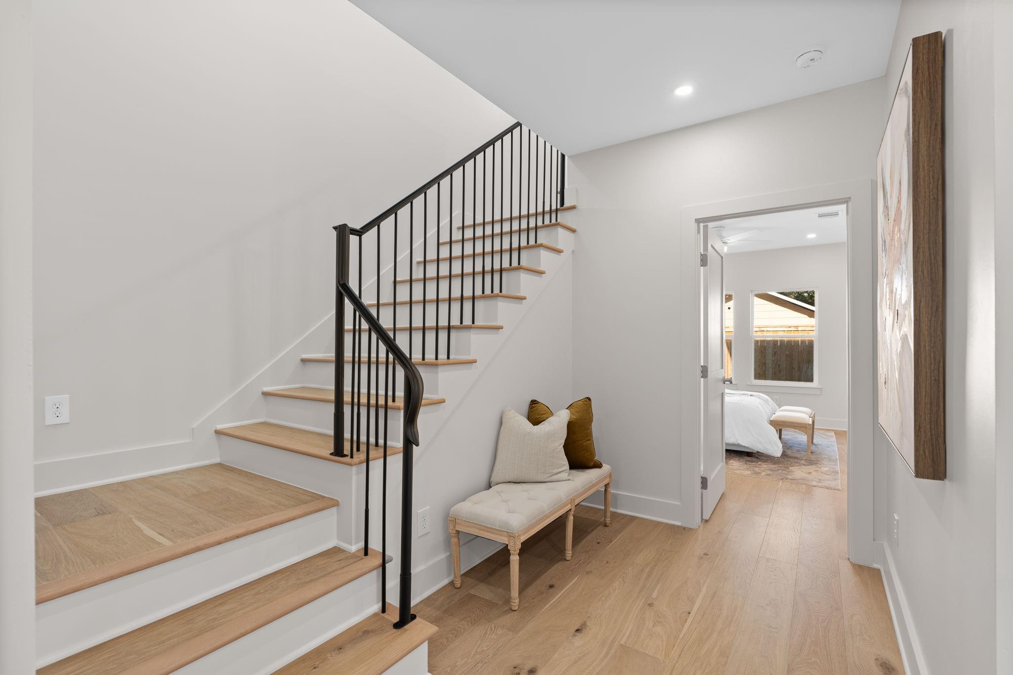 1011 W Cottage Street