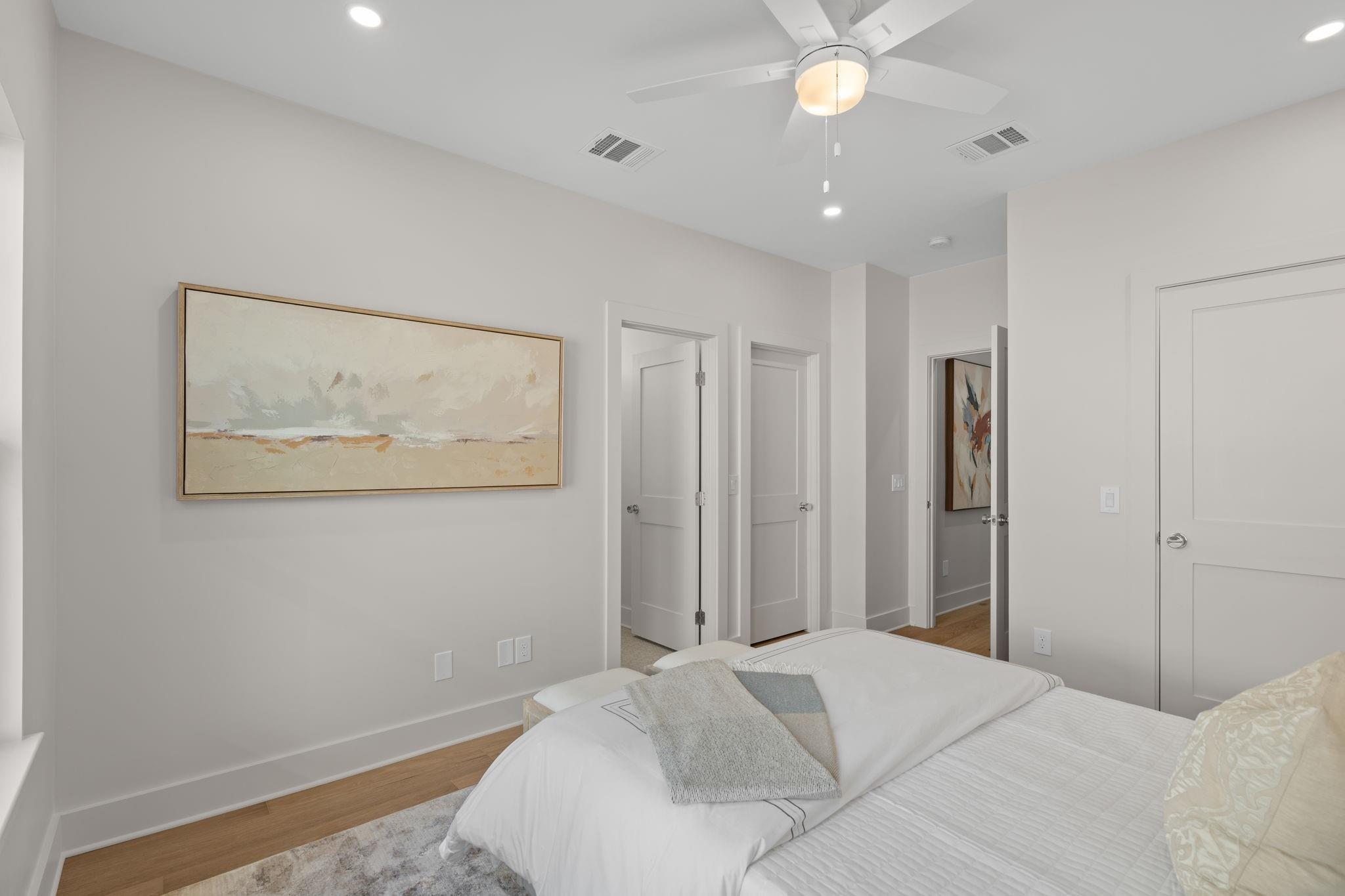 1011 W Cottage Street