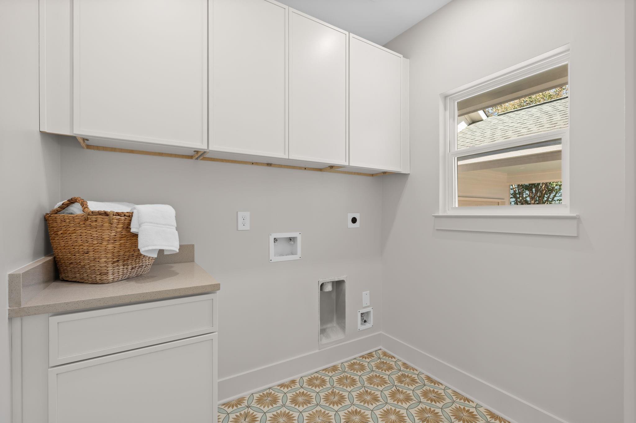 1011 W Cottage Street