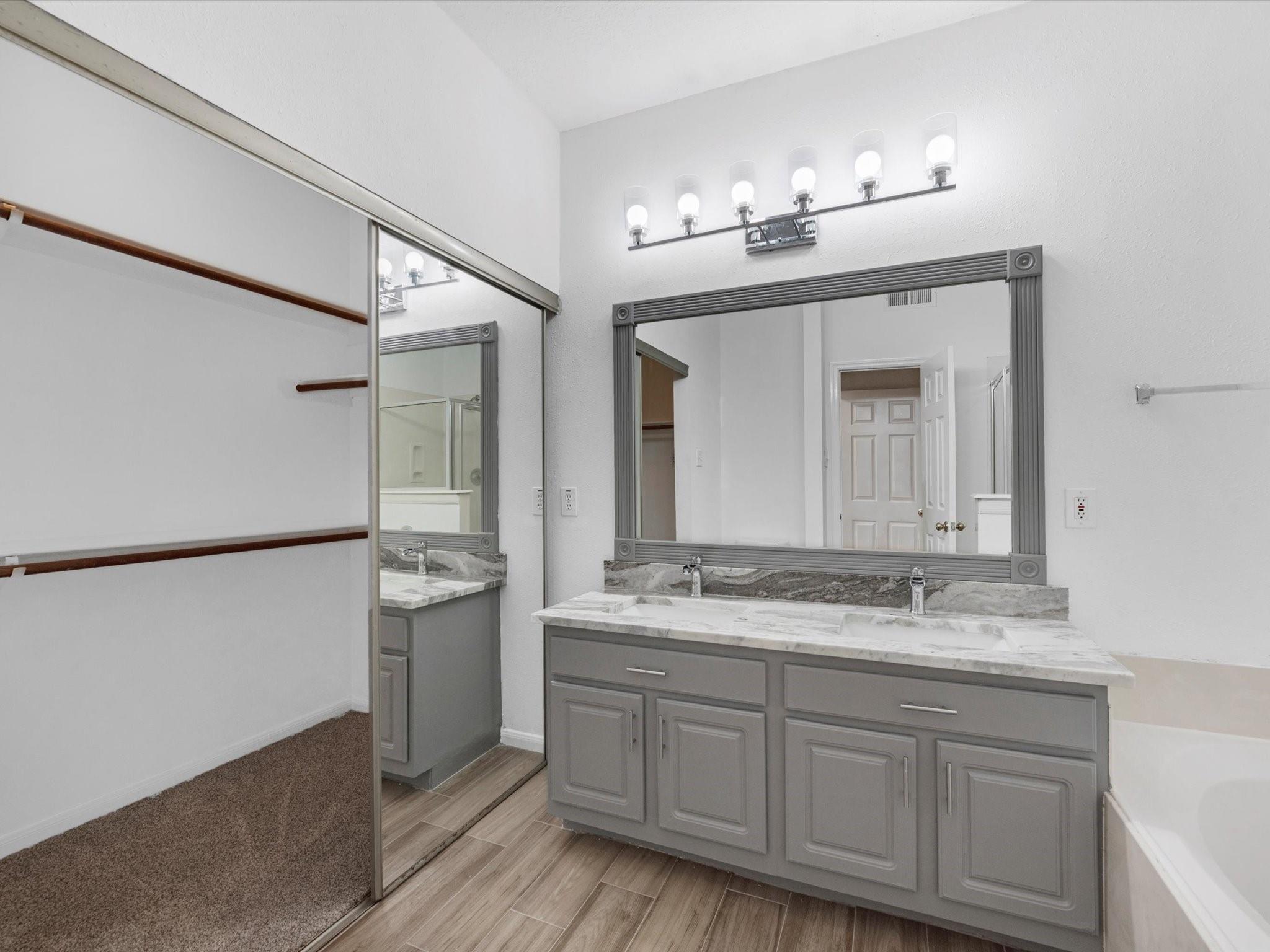 142 N Magnolia Pond Place