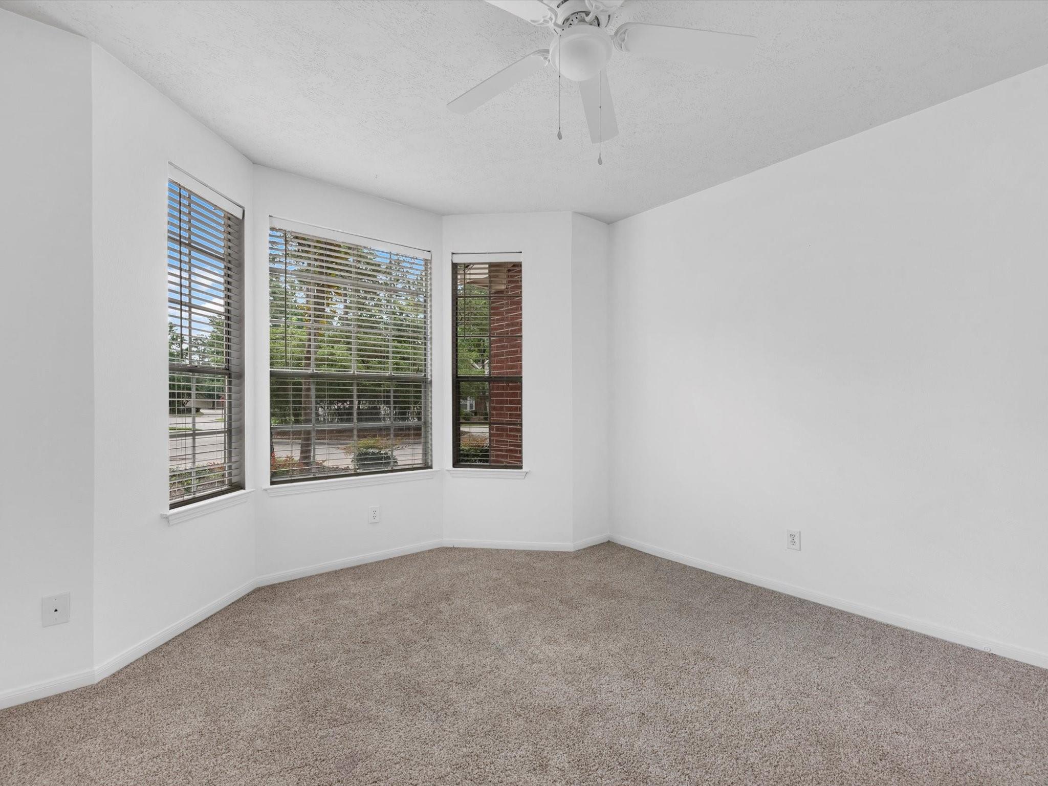 142 N Magnolia Pond Place