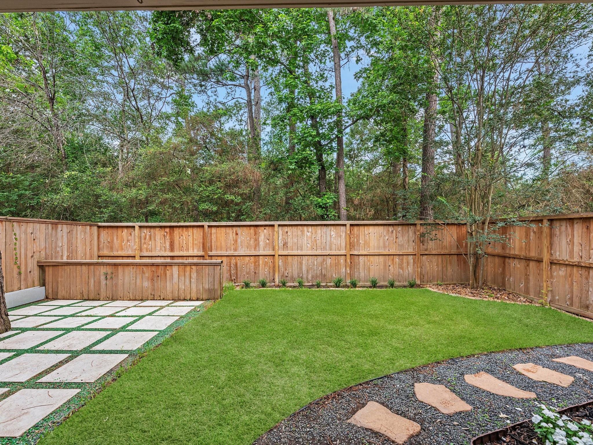 142 N Magnolia Pond Place