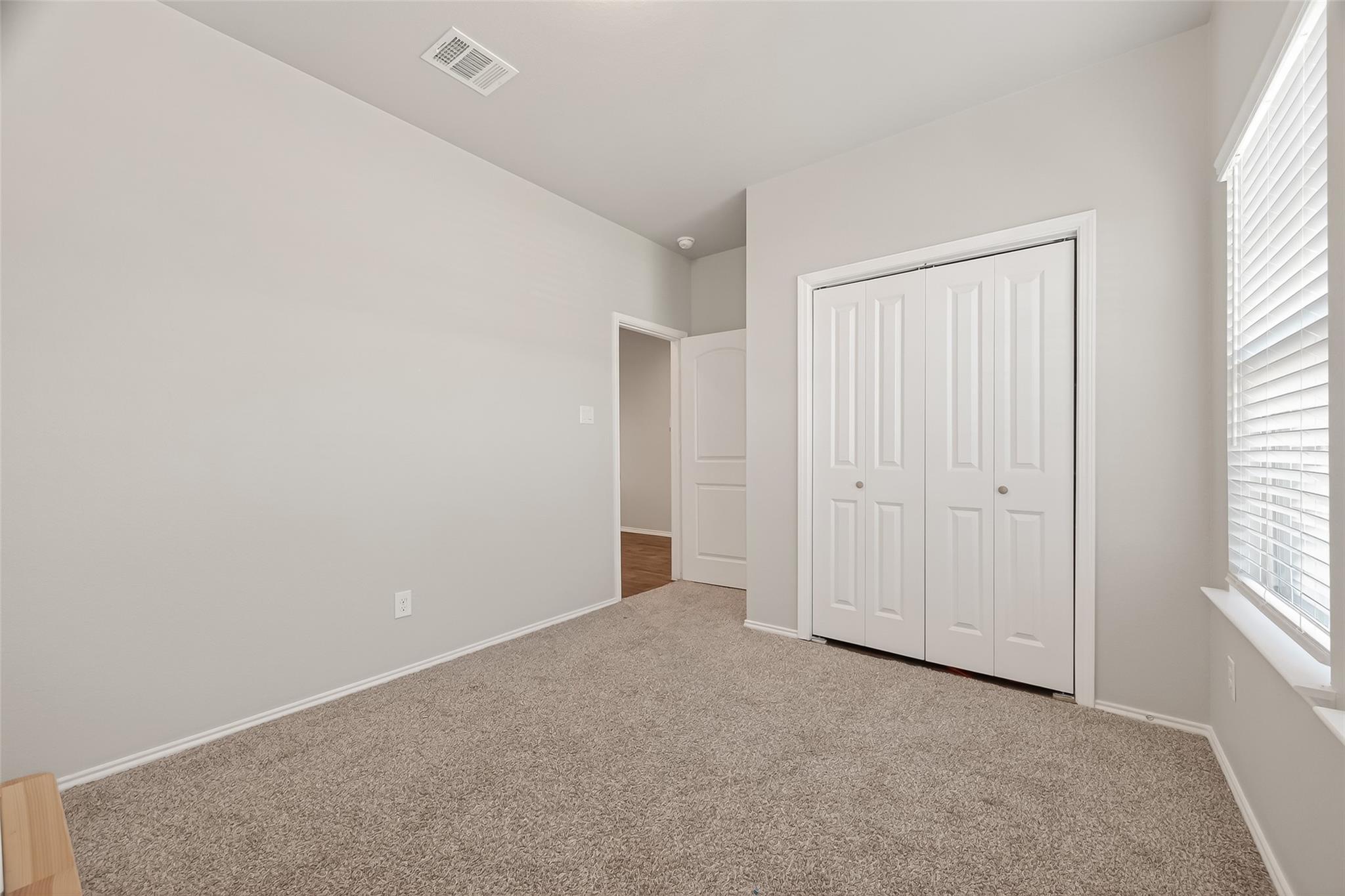 4763 Avellino Base Drive