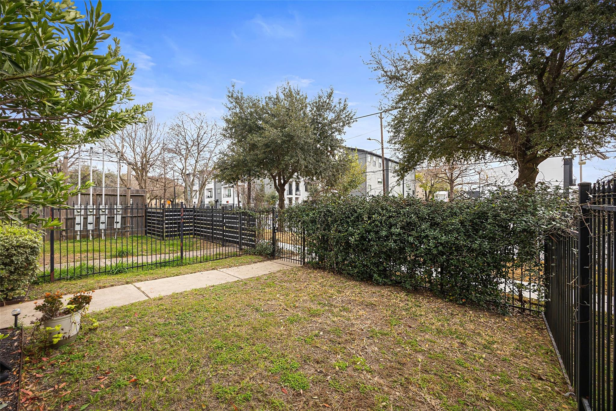 2320 Emancipation Avenue