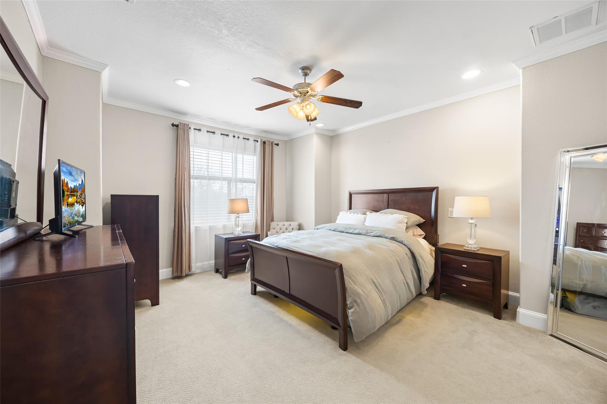 2320 Emancipation Avenue