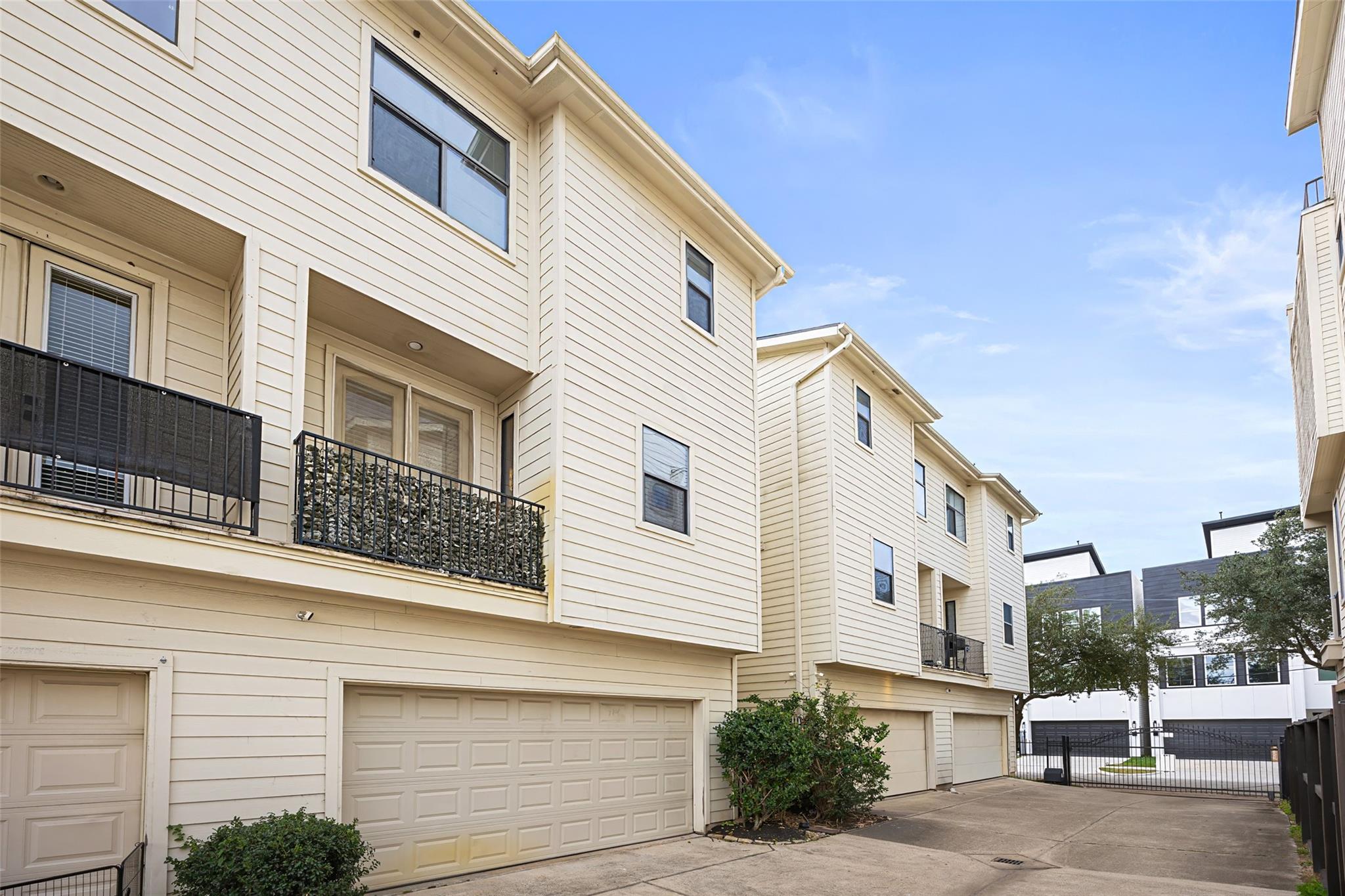 2320 Emancipation Avenue