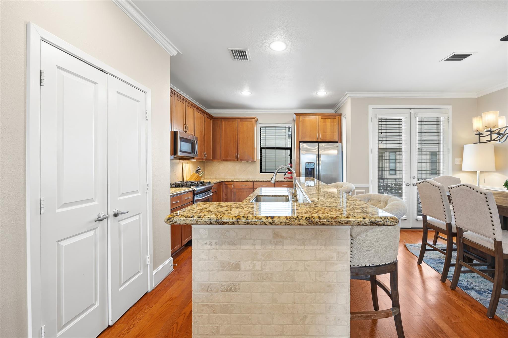 2320 Emancipation Avenue