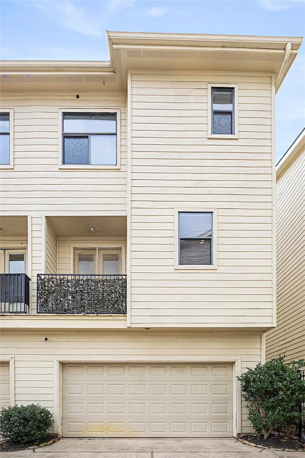 2320 Emancipation Avenue