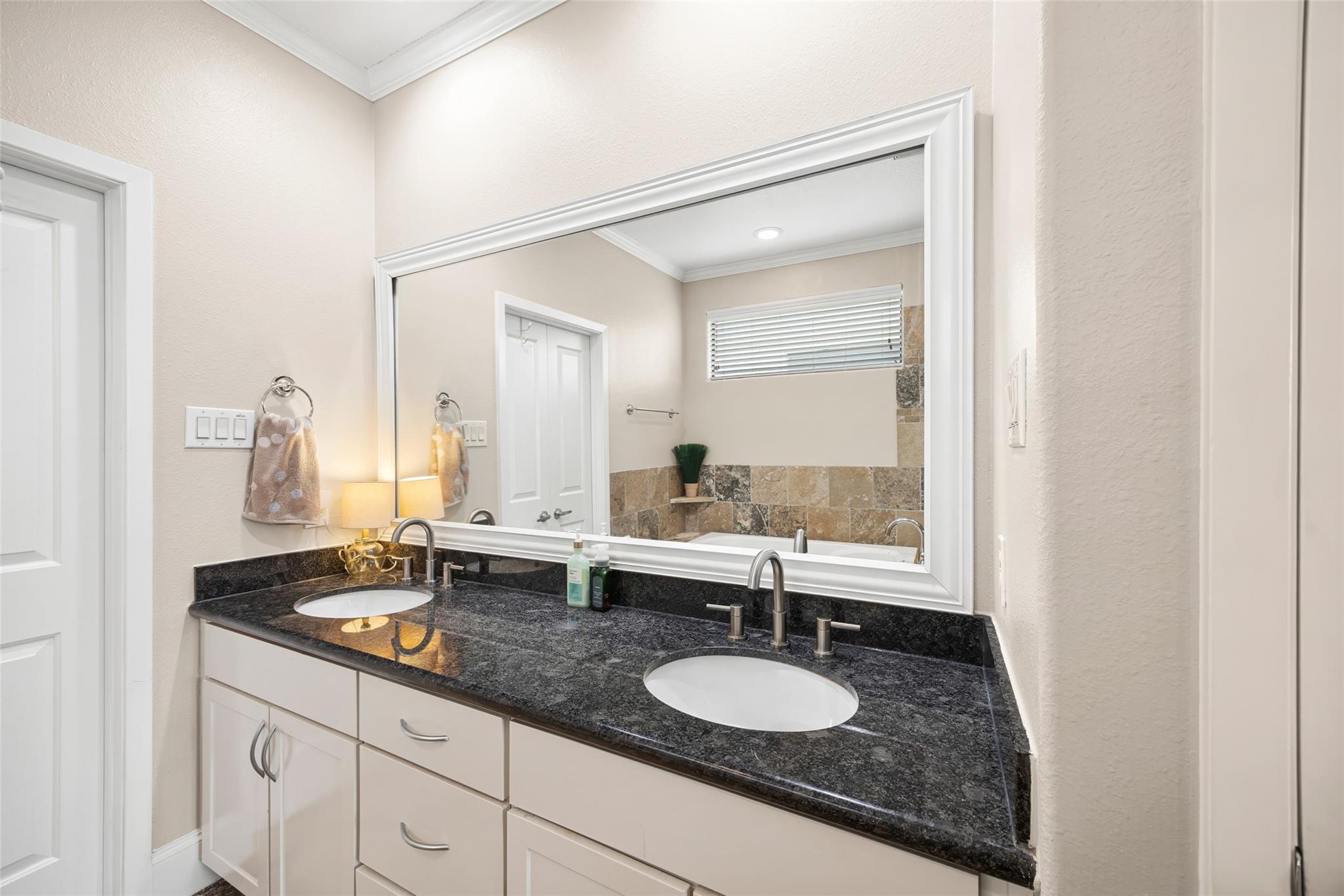 2320 Emancipation Avenue