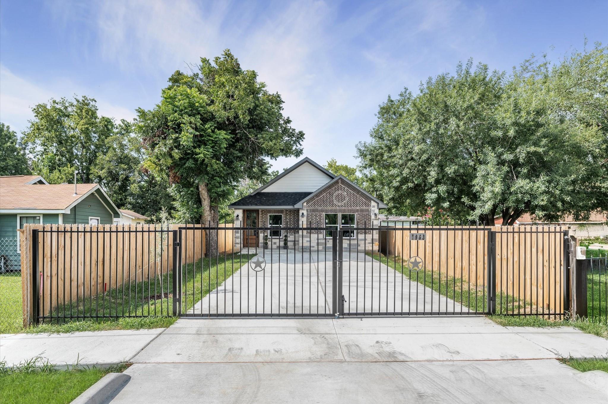 7963 Miley St