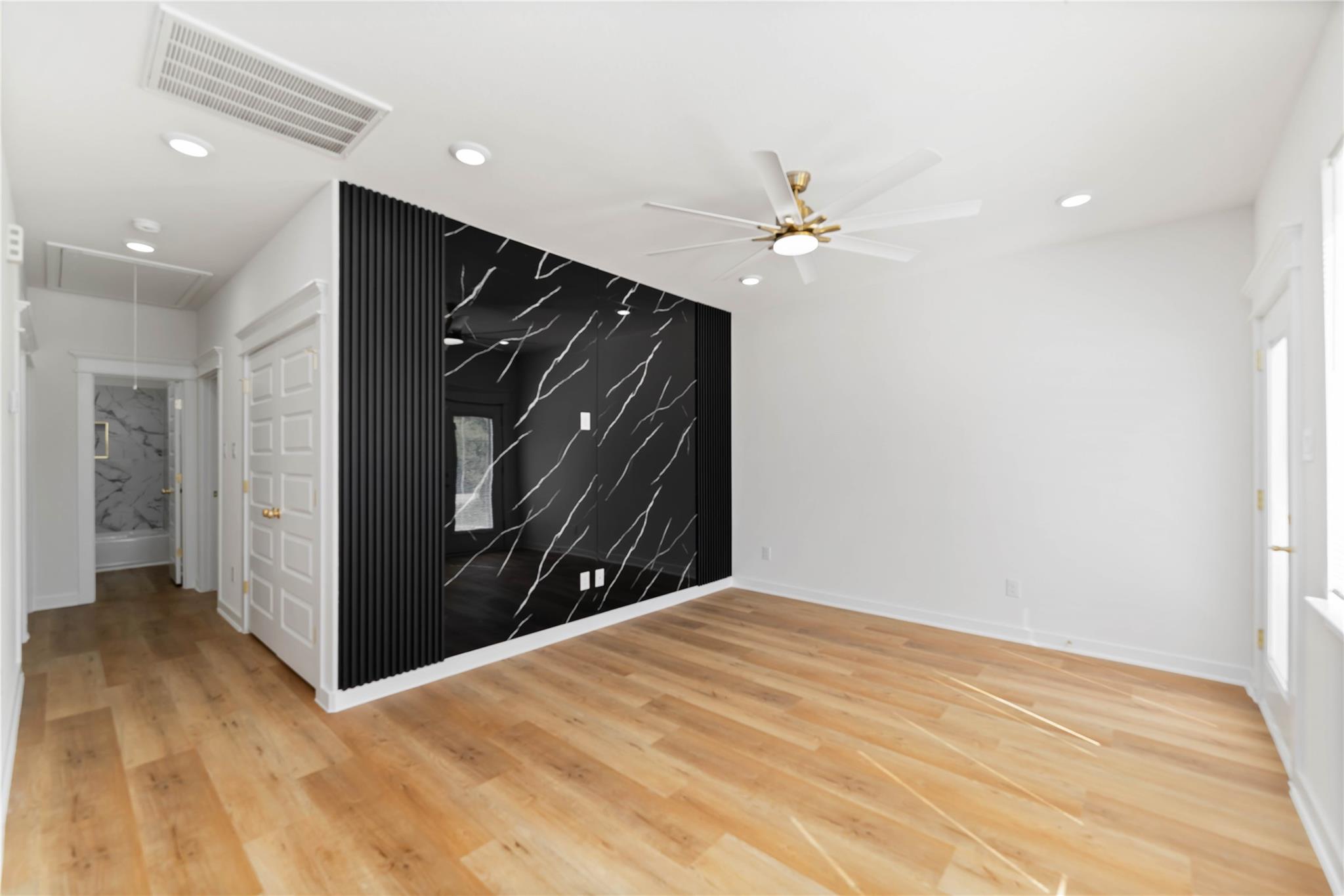 7809 Queen Street Unit: A/B