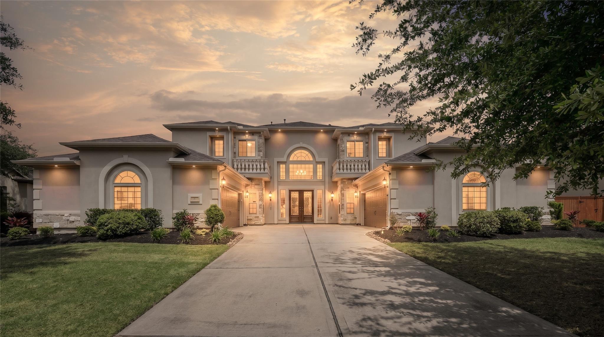 10611 N Sunrise Shores Lane