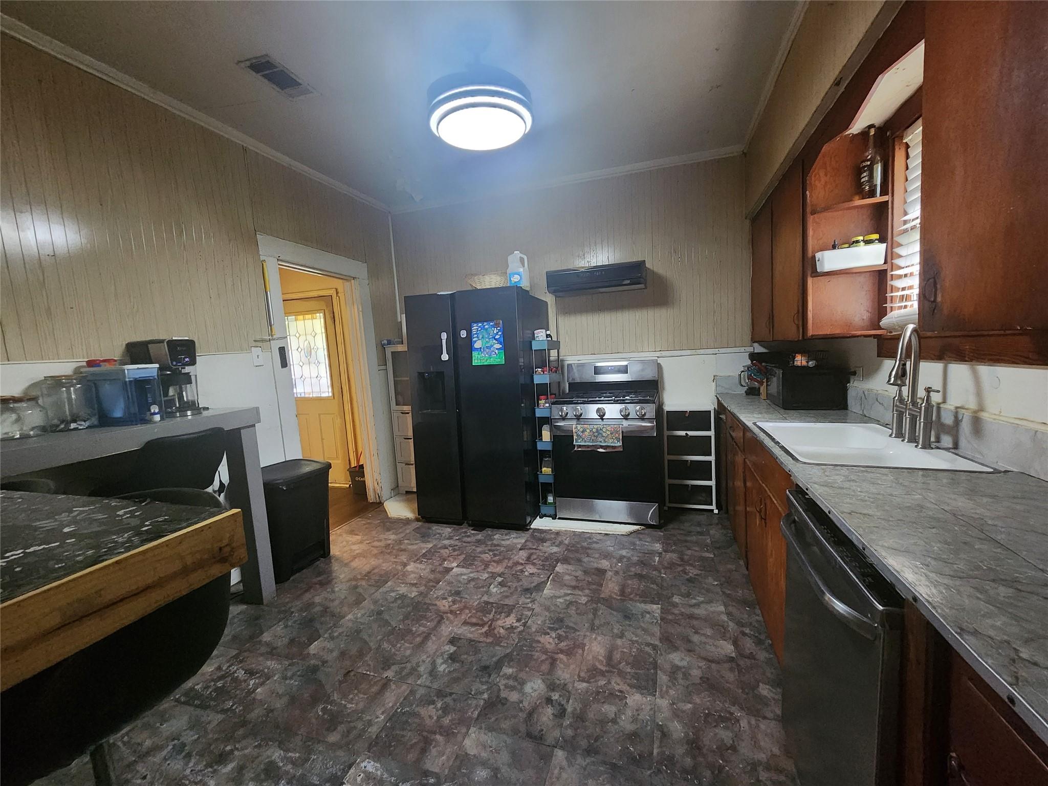 1325 Robinson Road