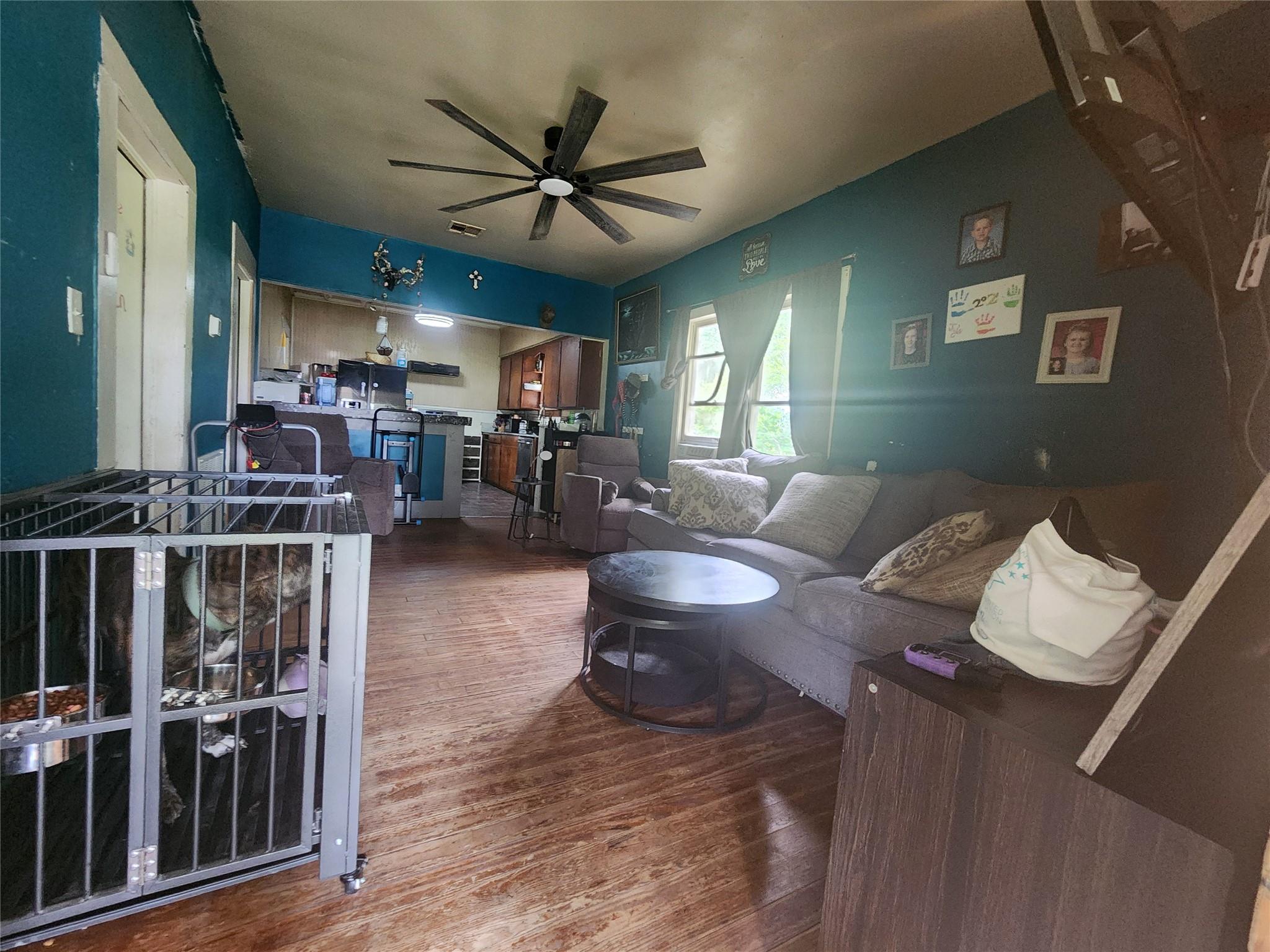 1325 Robinson Road