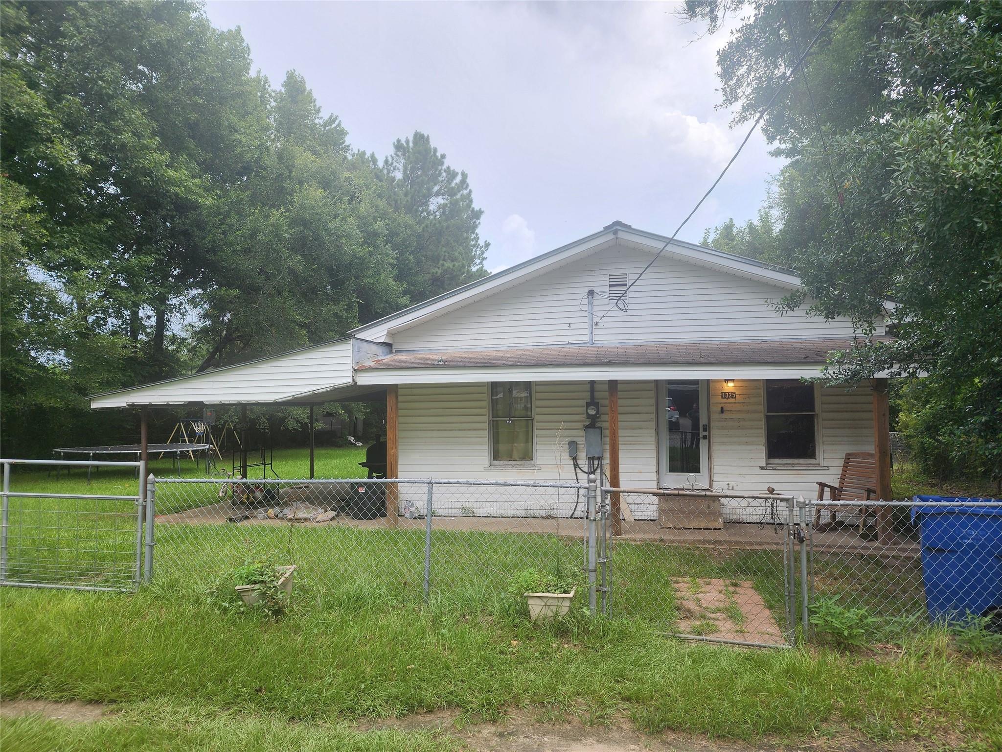 1325 Robinson Road