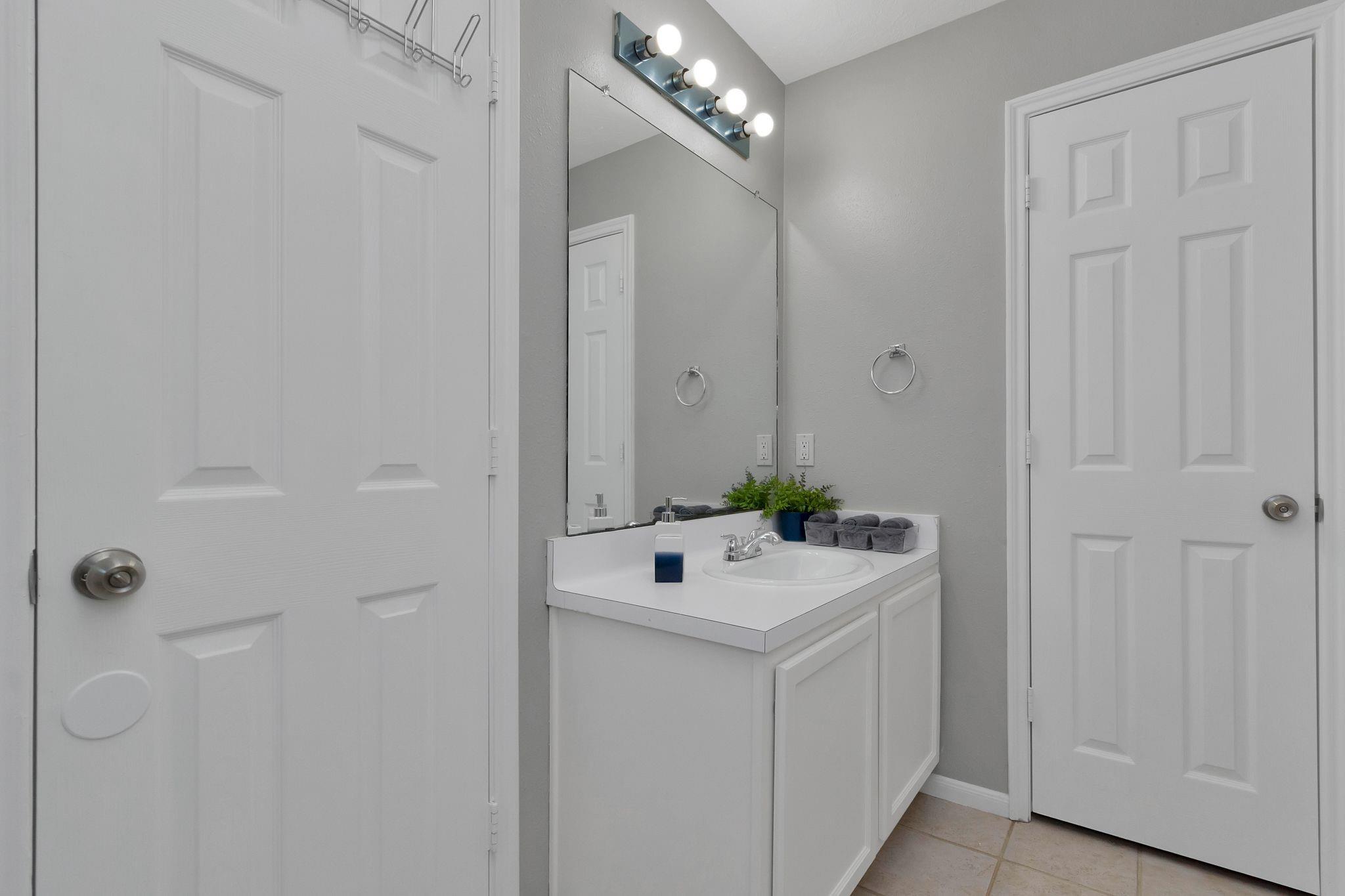 5822 Santa Bernadetta