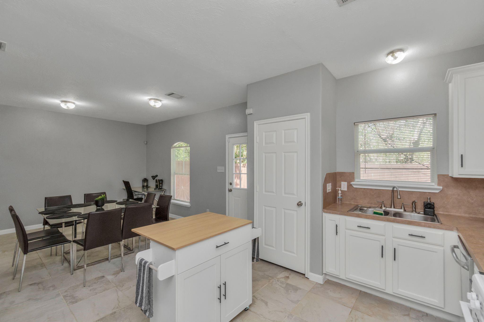 5822 Santa Bernadetta