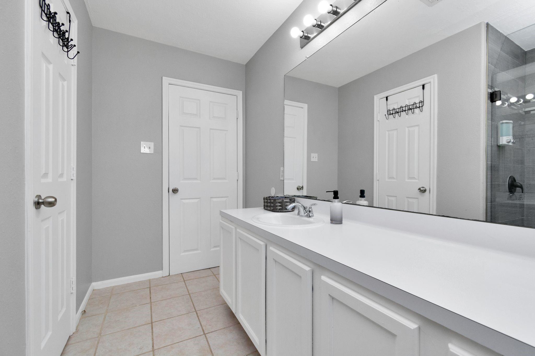 5822 Santa Bernadetta