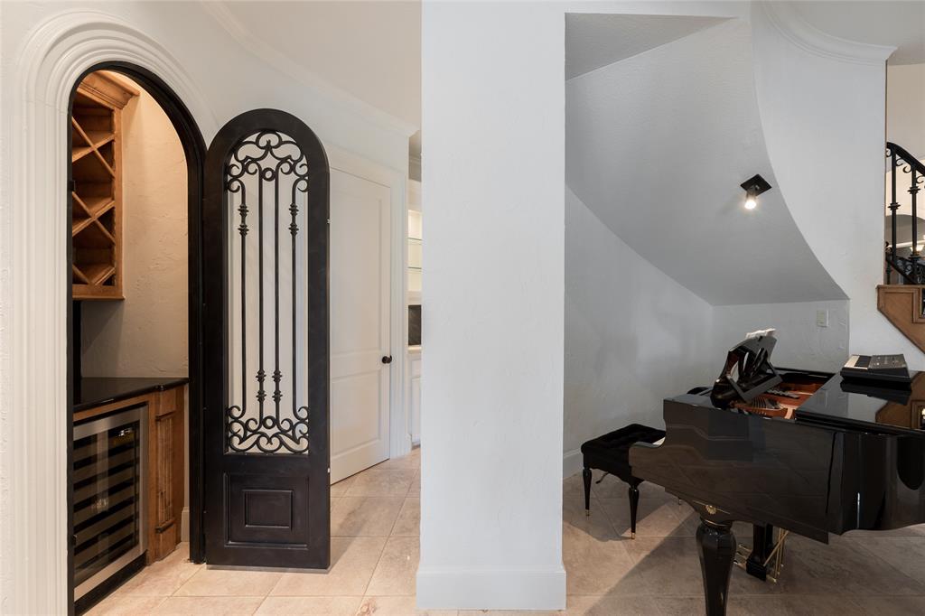 11 Pine Lodge Place