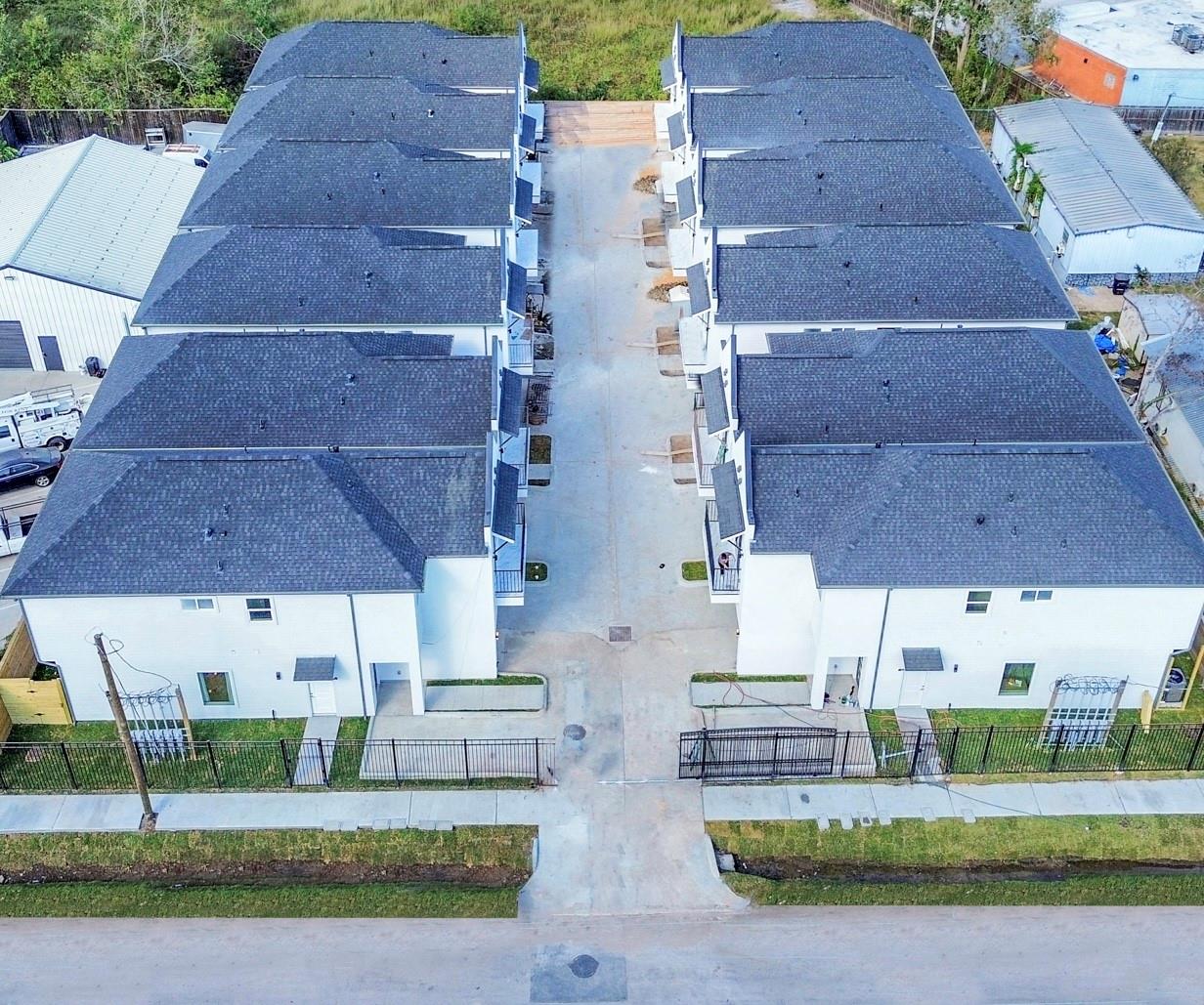 5906 Saint Augustine Street # B, Houston Unit: B