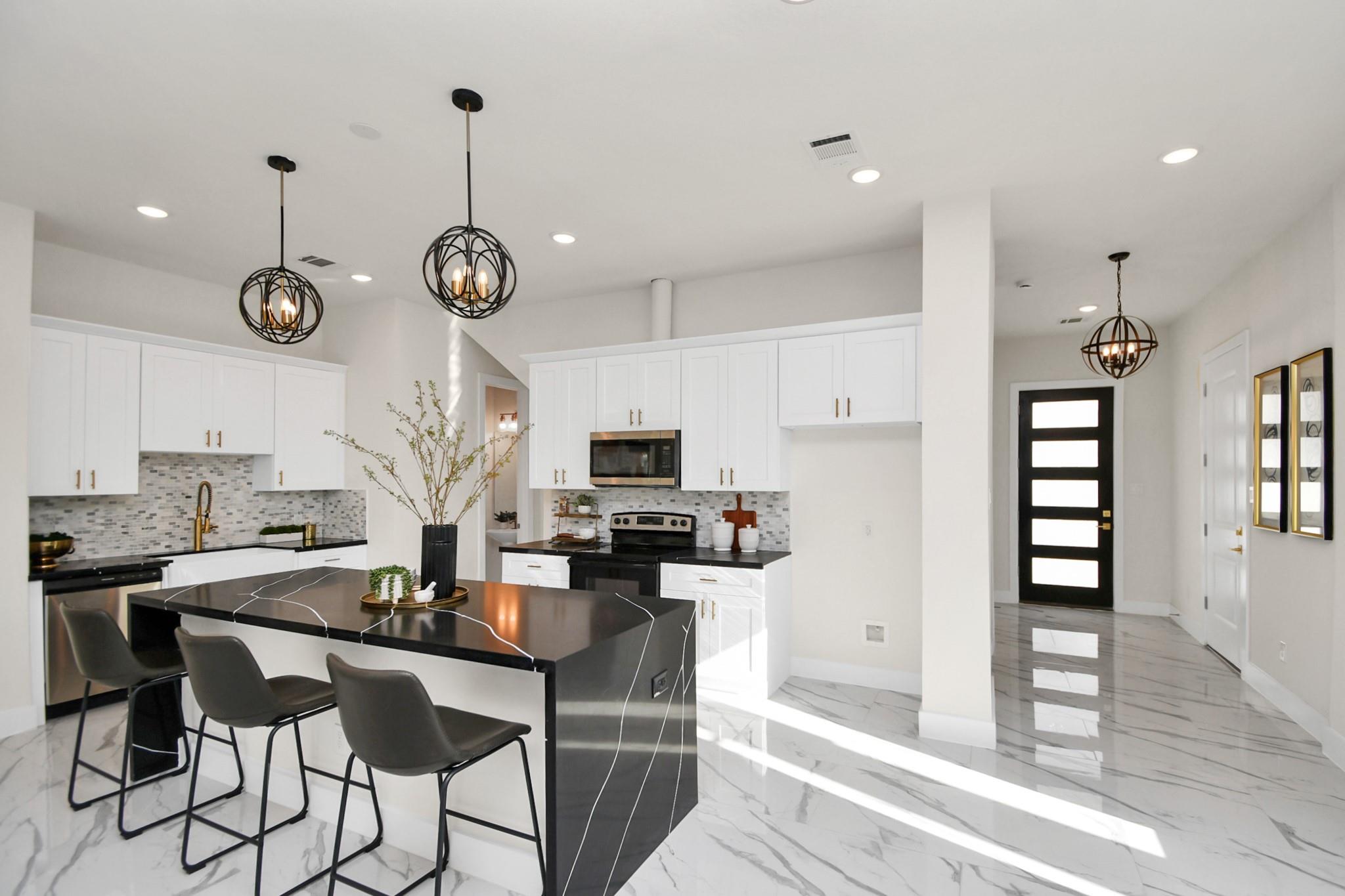 5906 Saint Augustine Street # B, Houston Unit: B