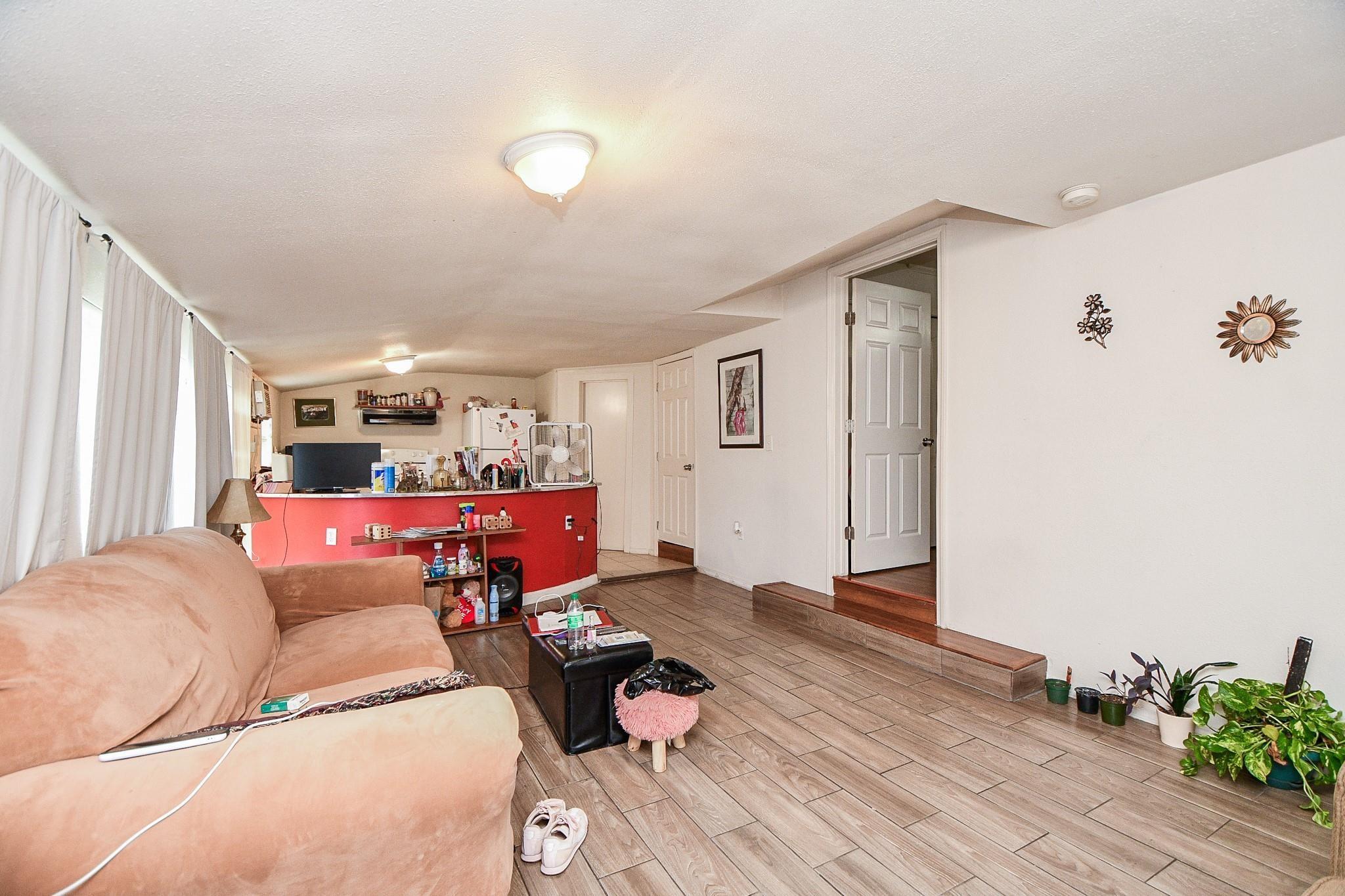 2501 Truxillo Street # 6
