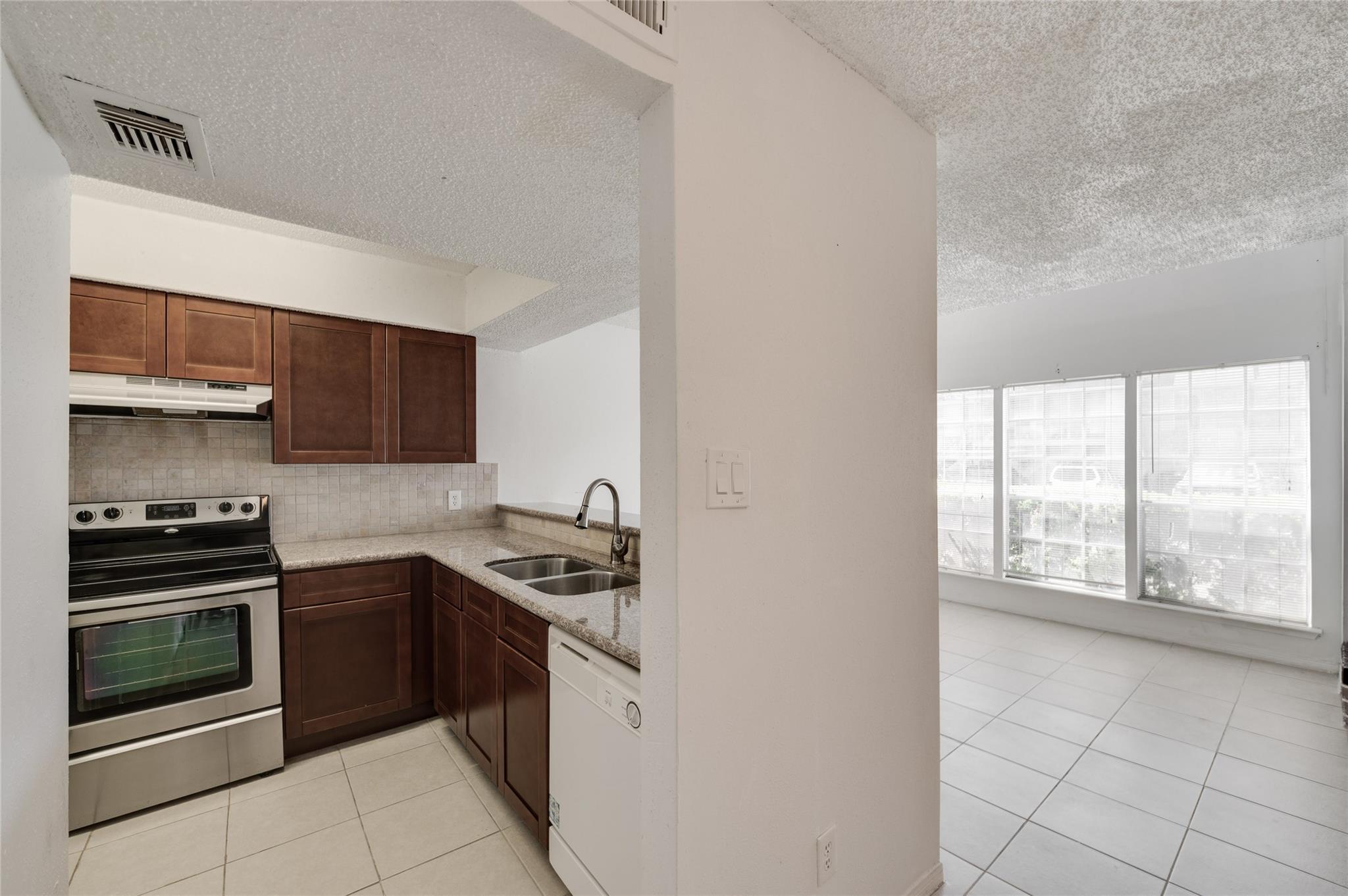 2800 Jeanetta Street # 908