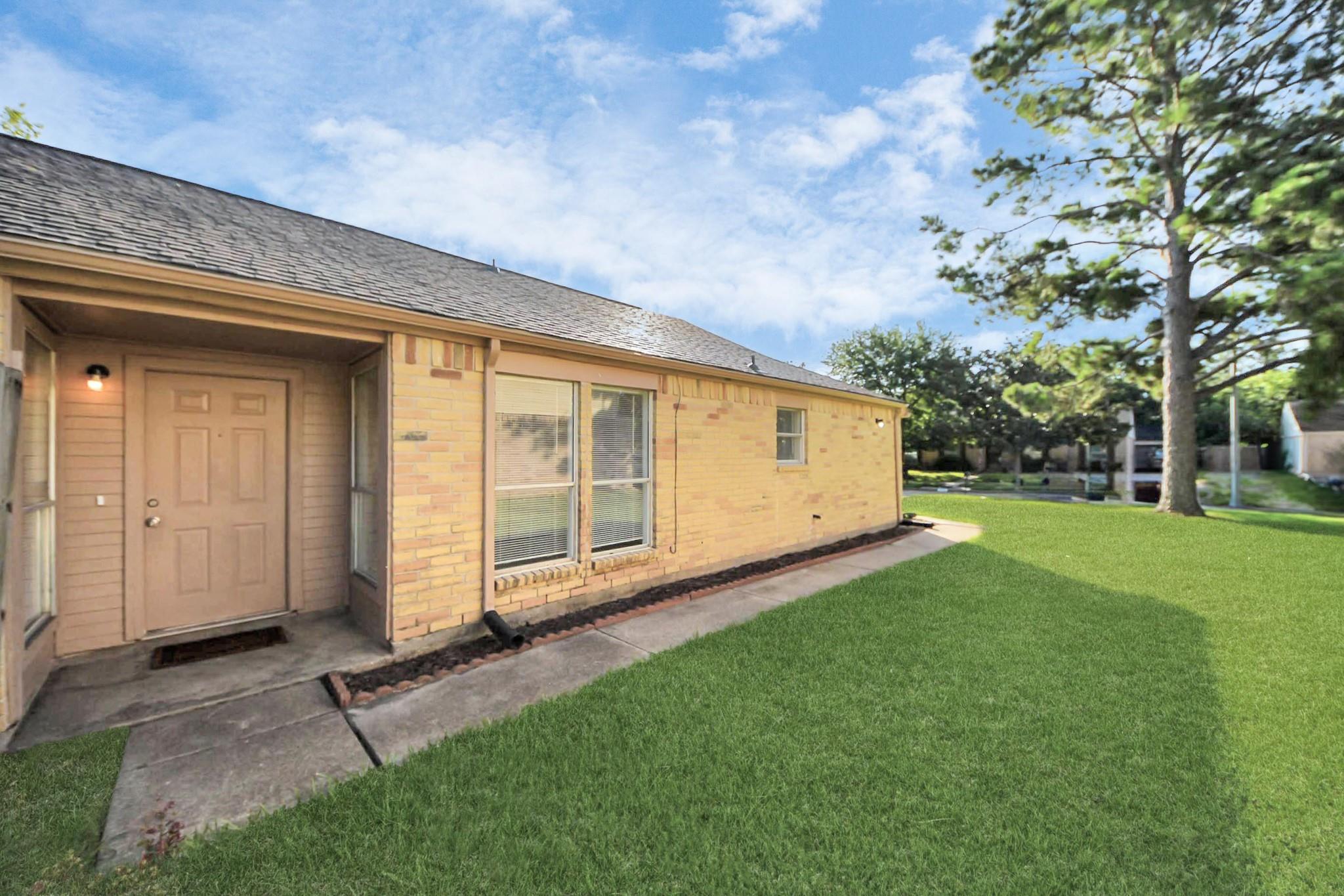 6711 Autumn Flowers Drive