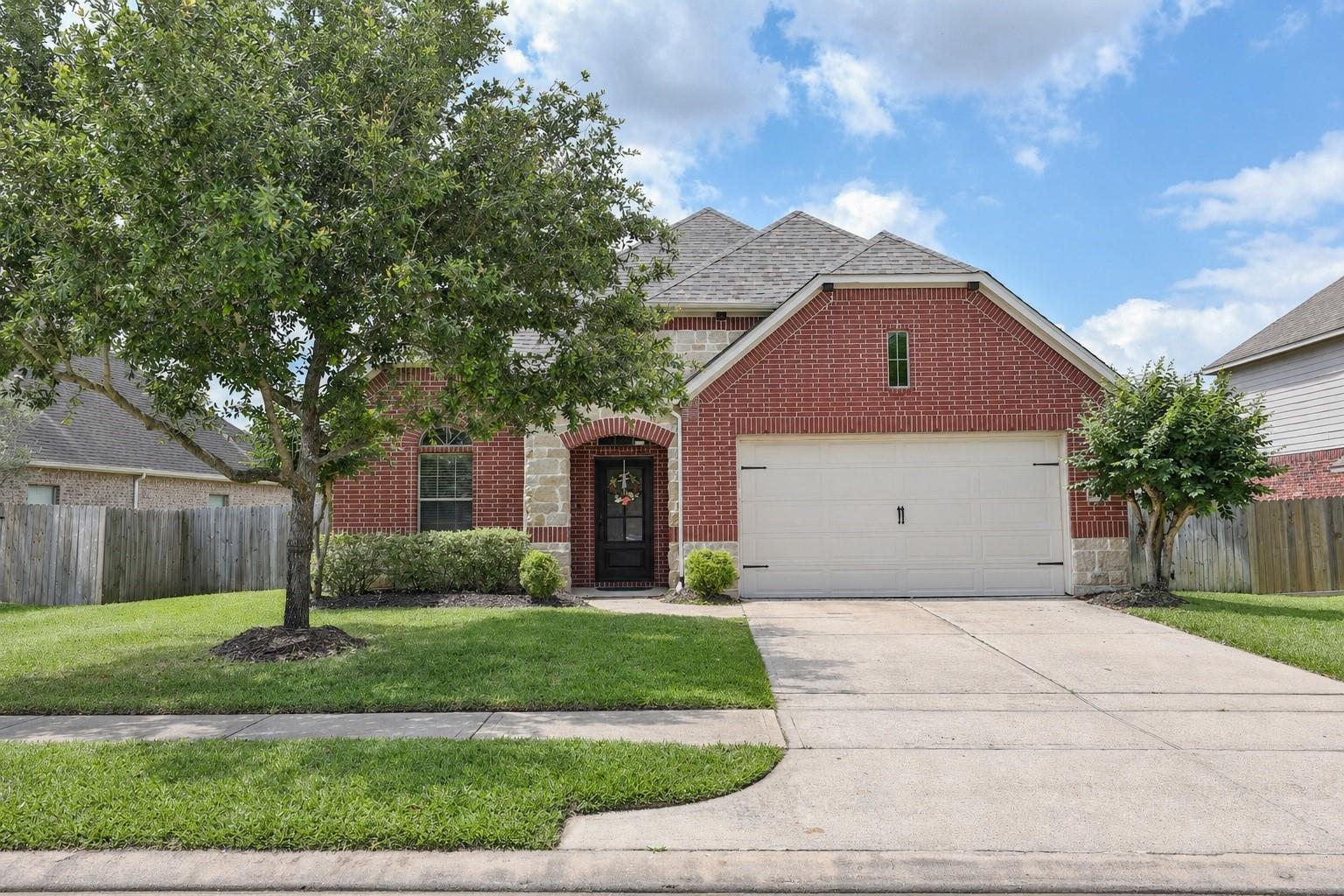 802 Harbor Lakes Lane