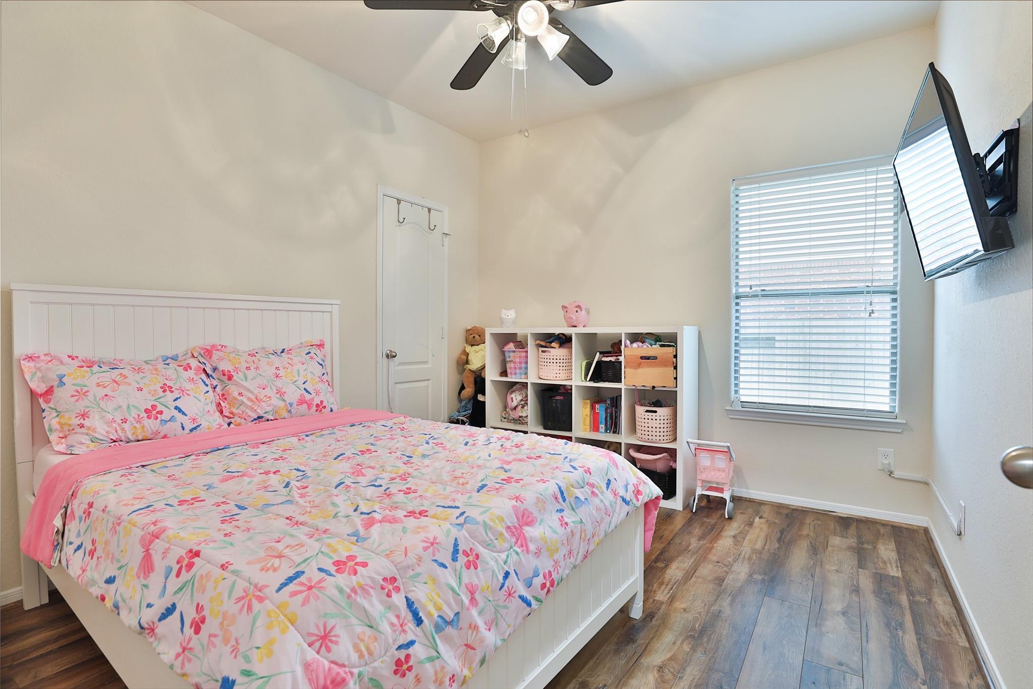 802 Harbor Lakes Lane