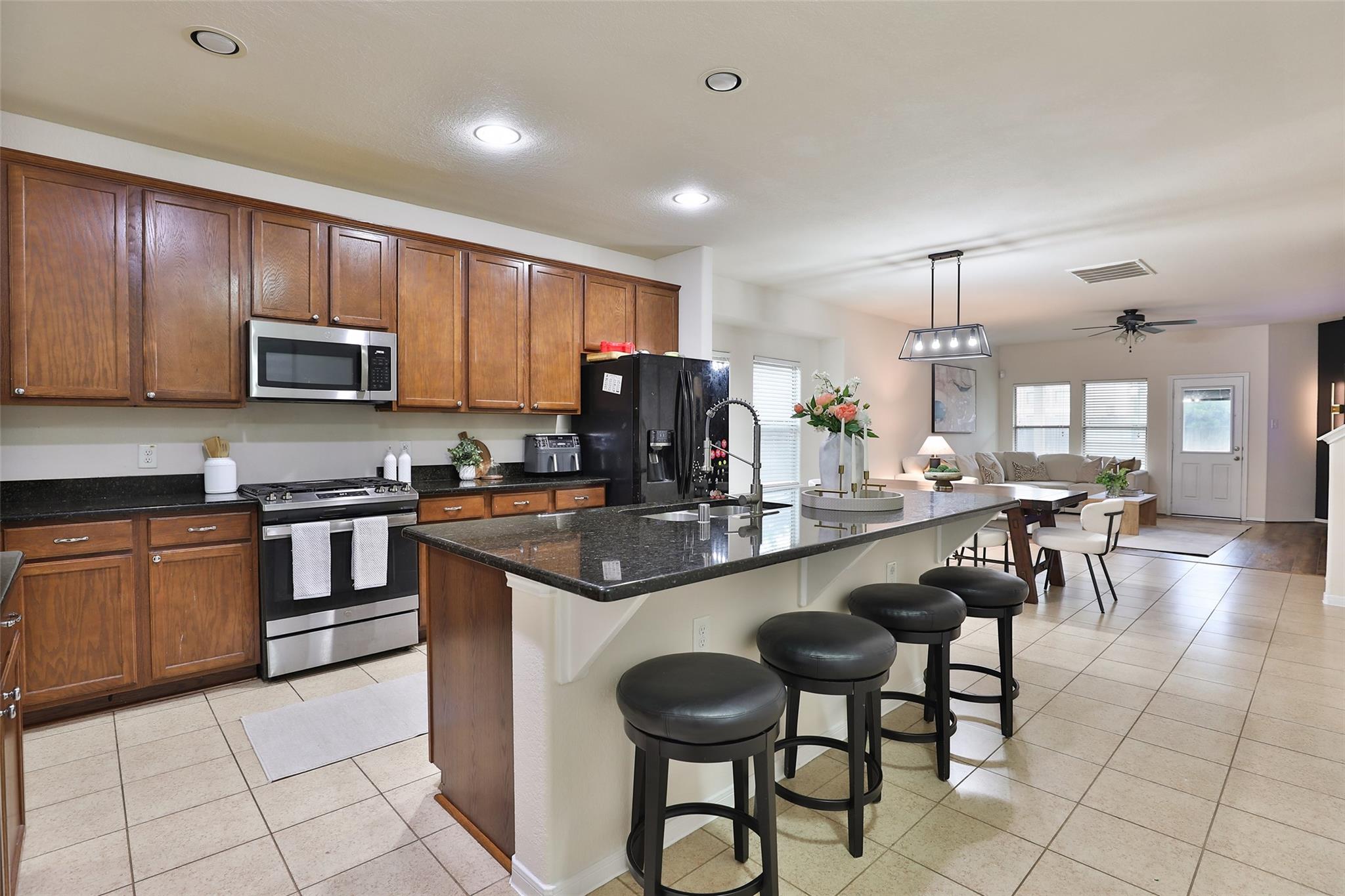802 Harbor Lakes Lane