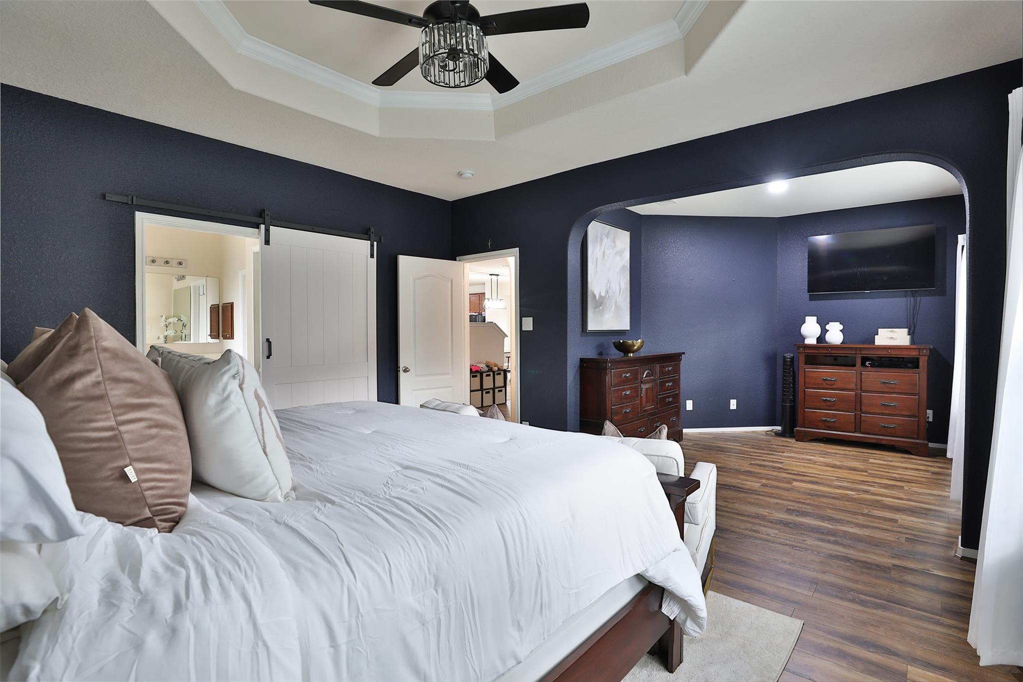 802 Harbor Lakes Lane