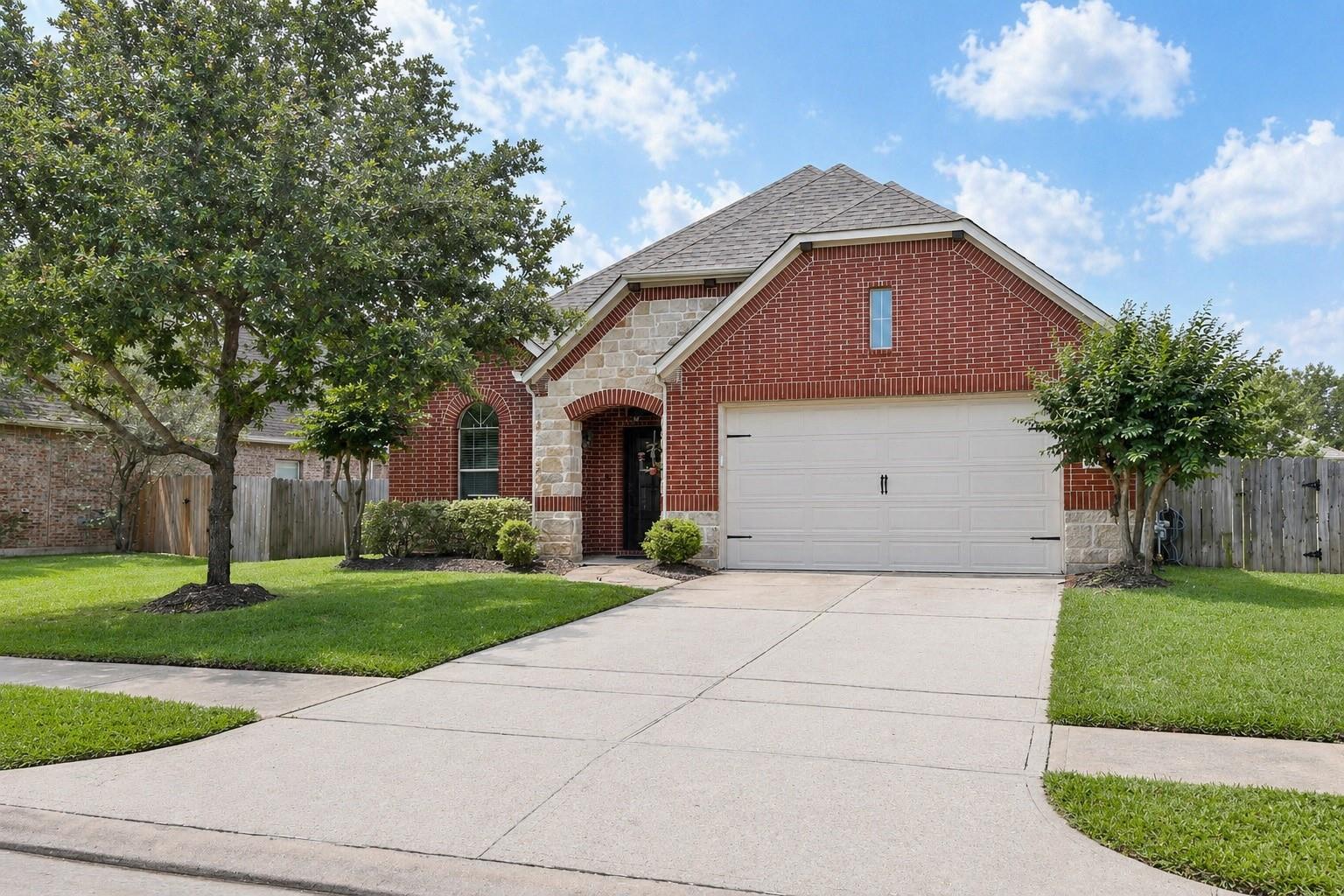 802 Harbor Lakes Lane