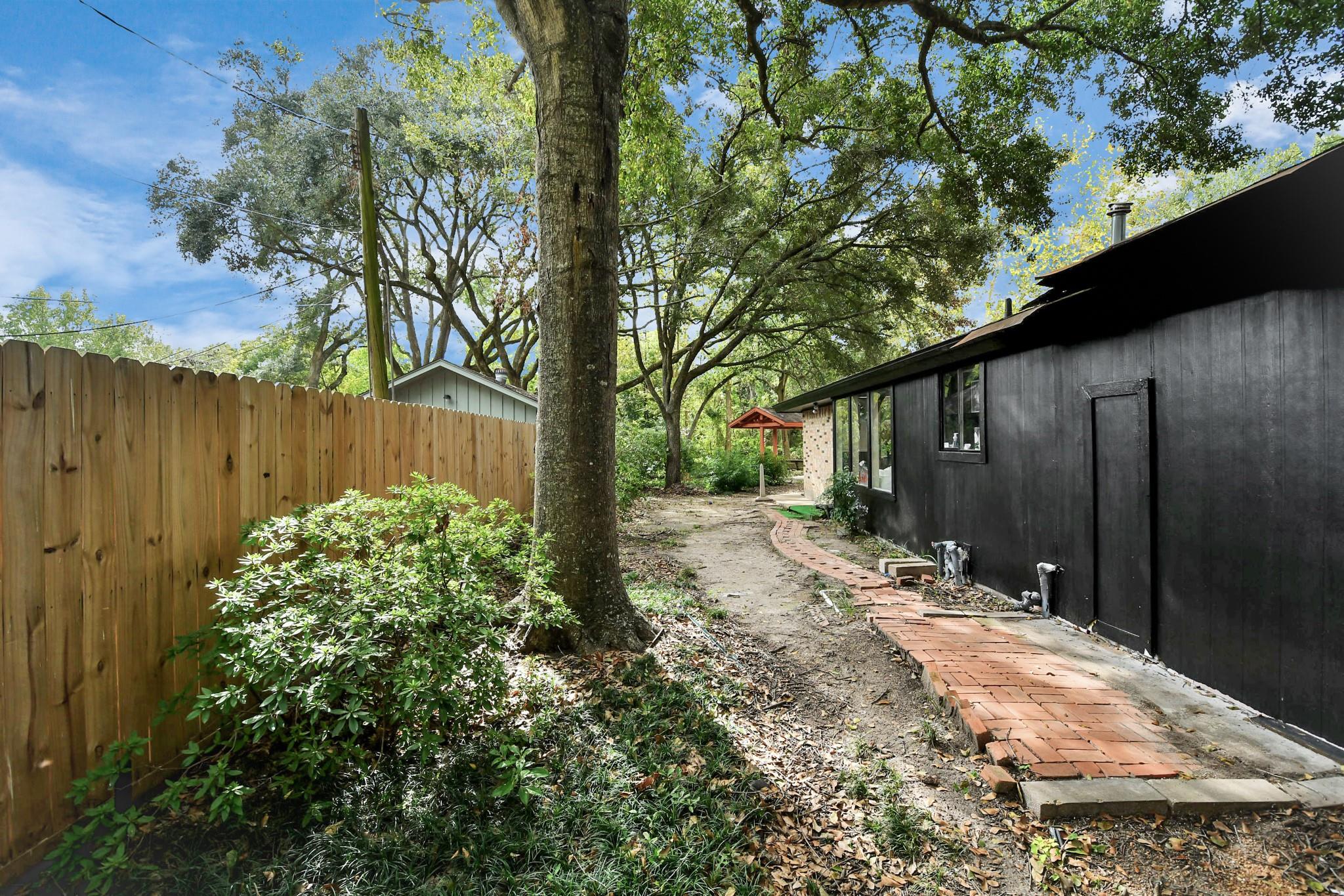 1503 Woodlawn Street