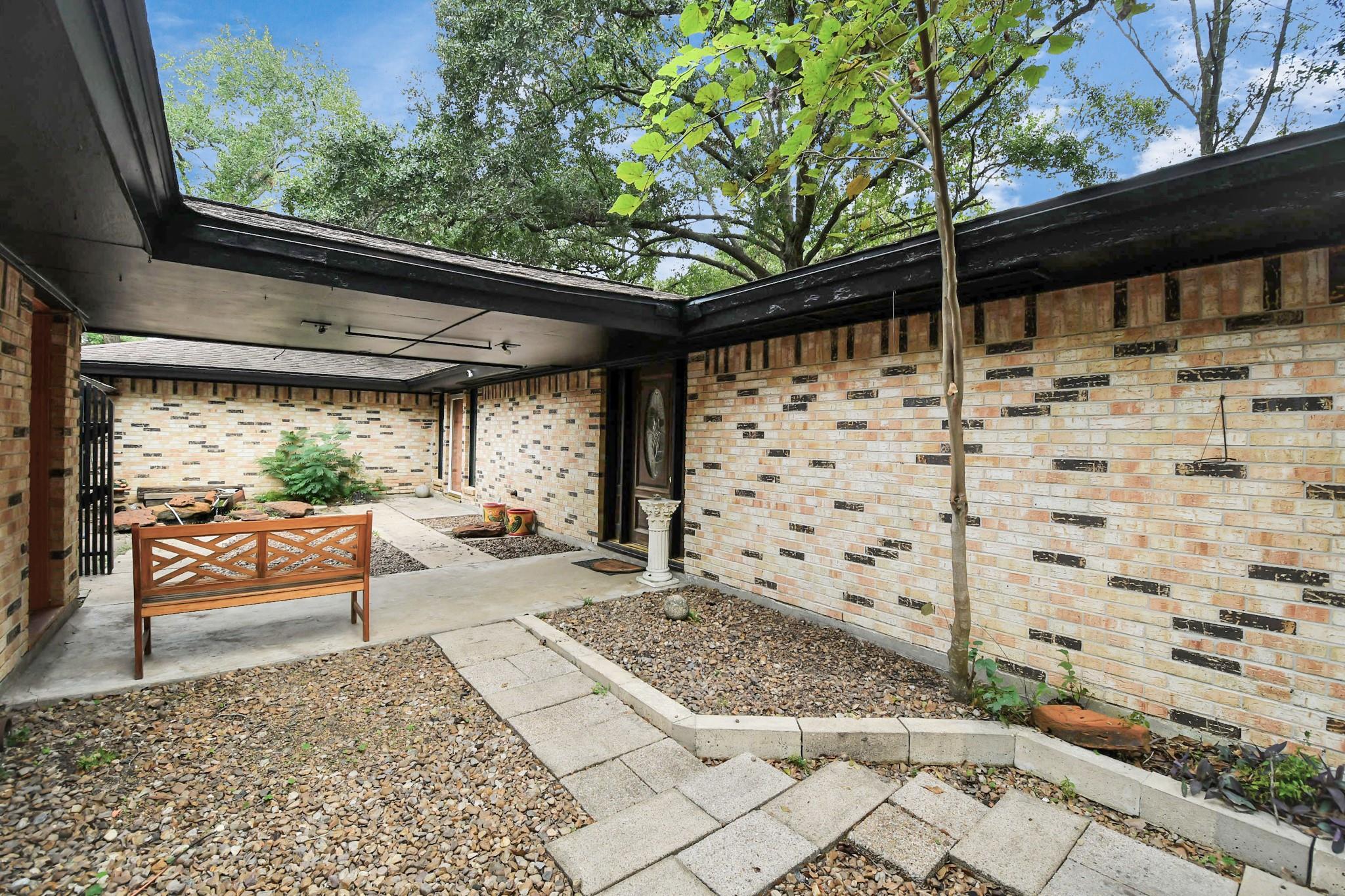 1503 Woodlawn Street