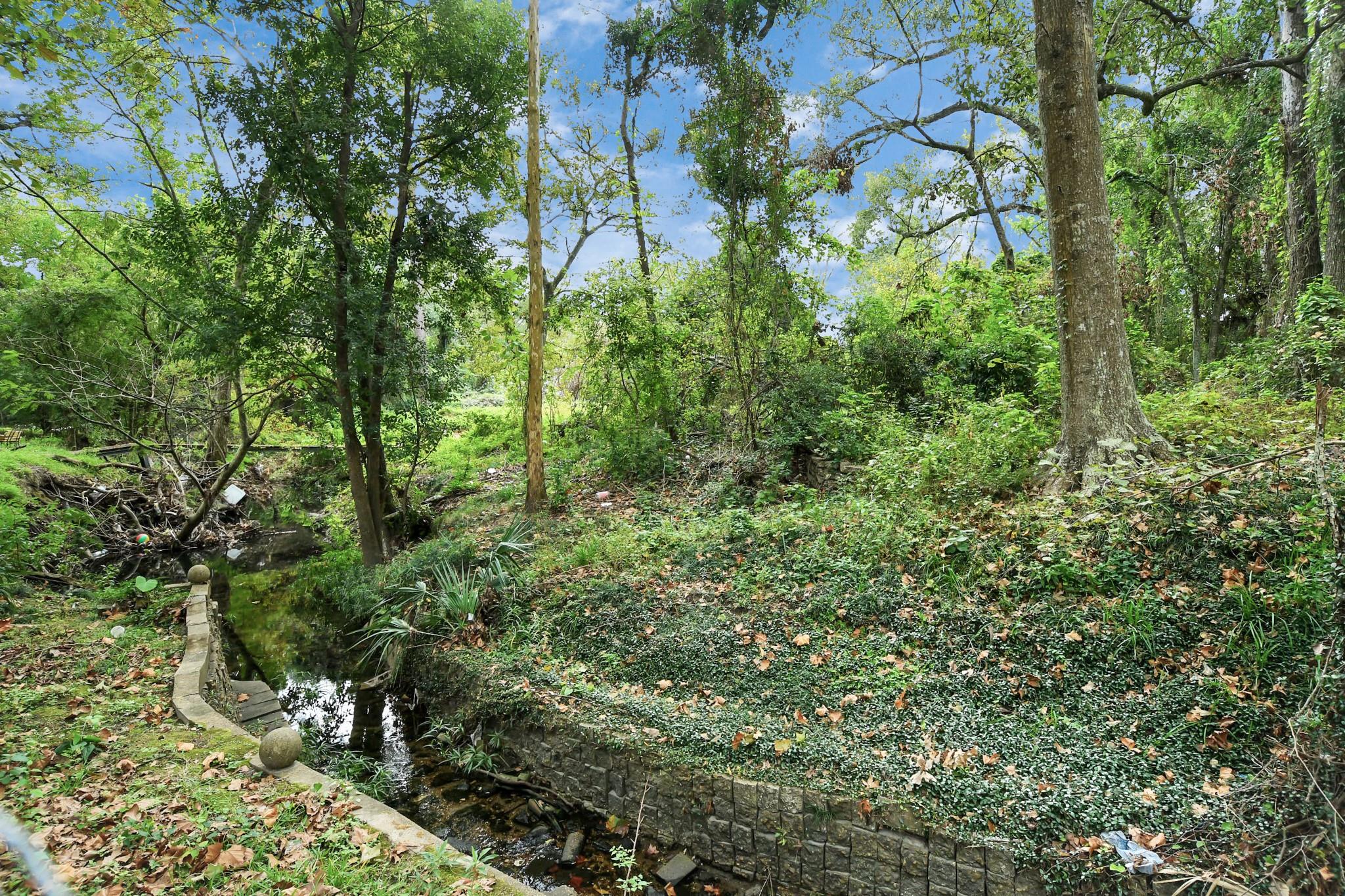 1503 Woodlawn Street