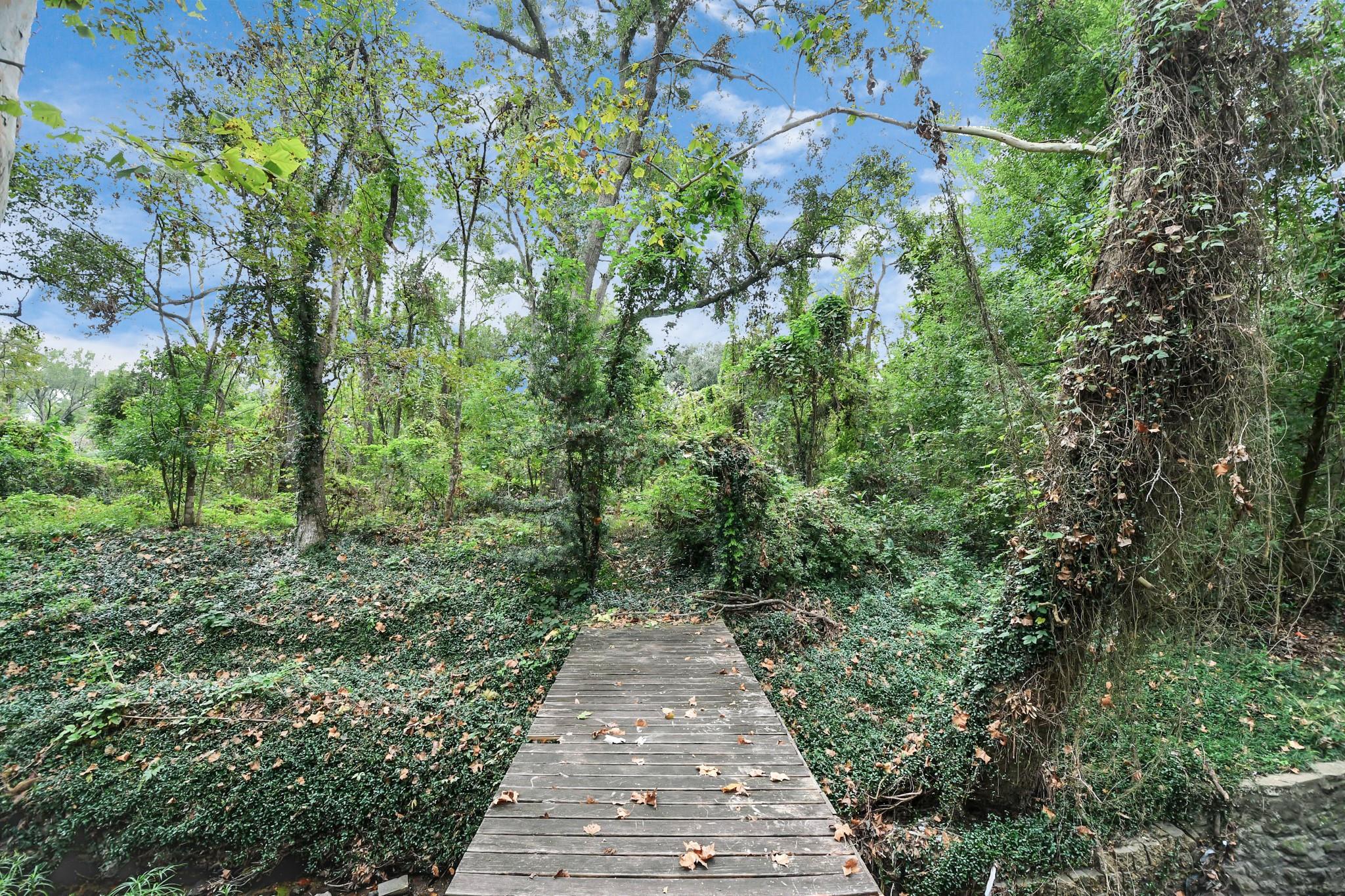 1503 Woodlawn Street